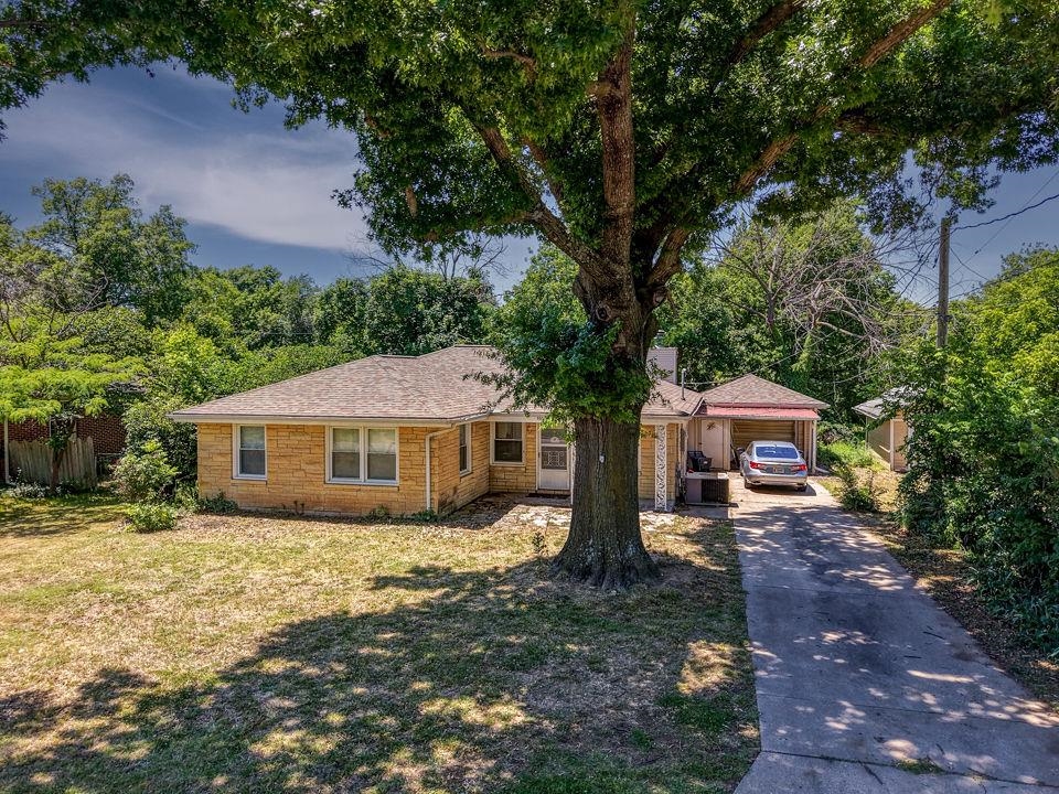 111 N Park Street Winfield KS 67156