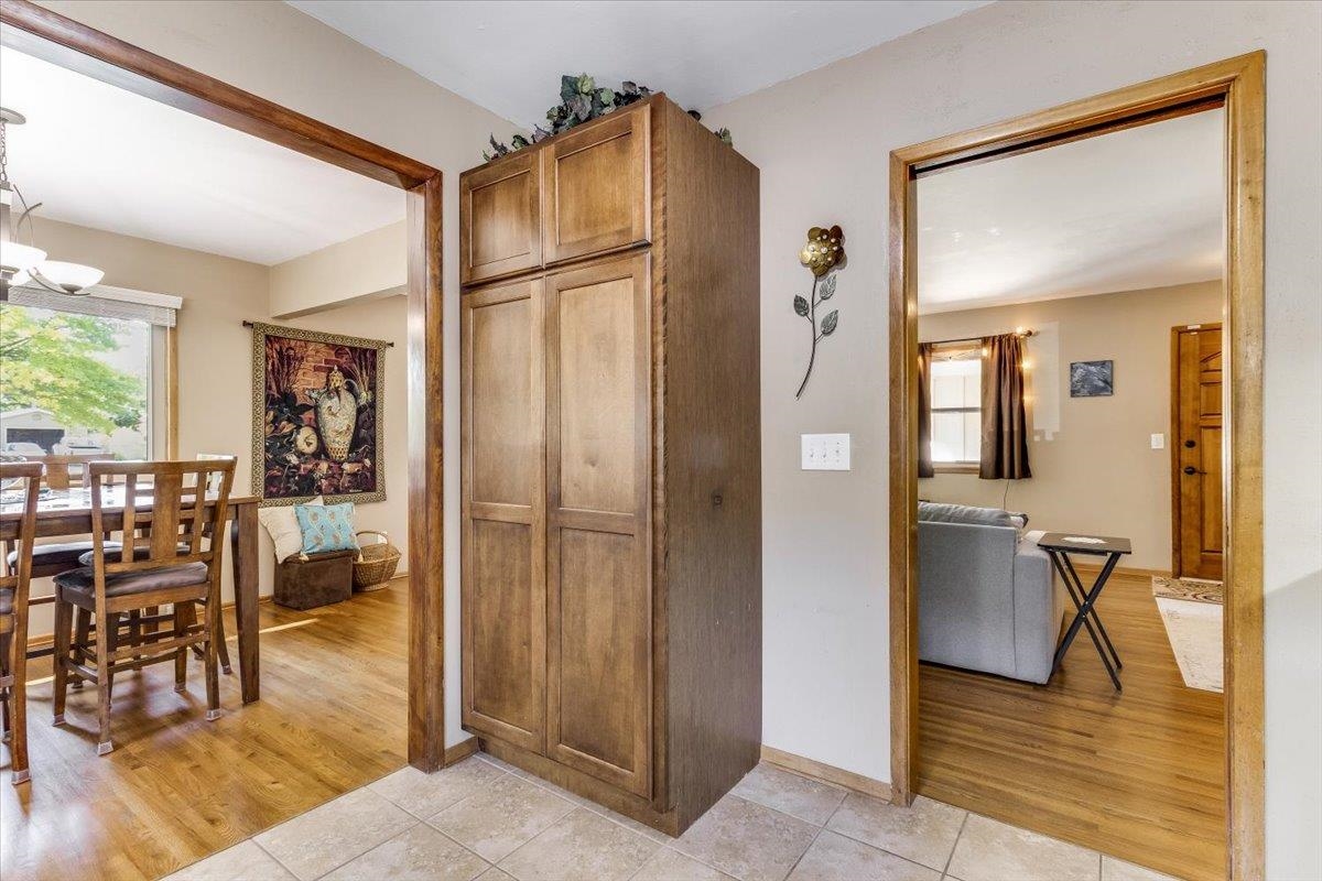 9528 W Shade Wichita KS 67212