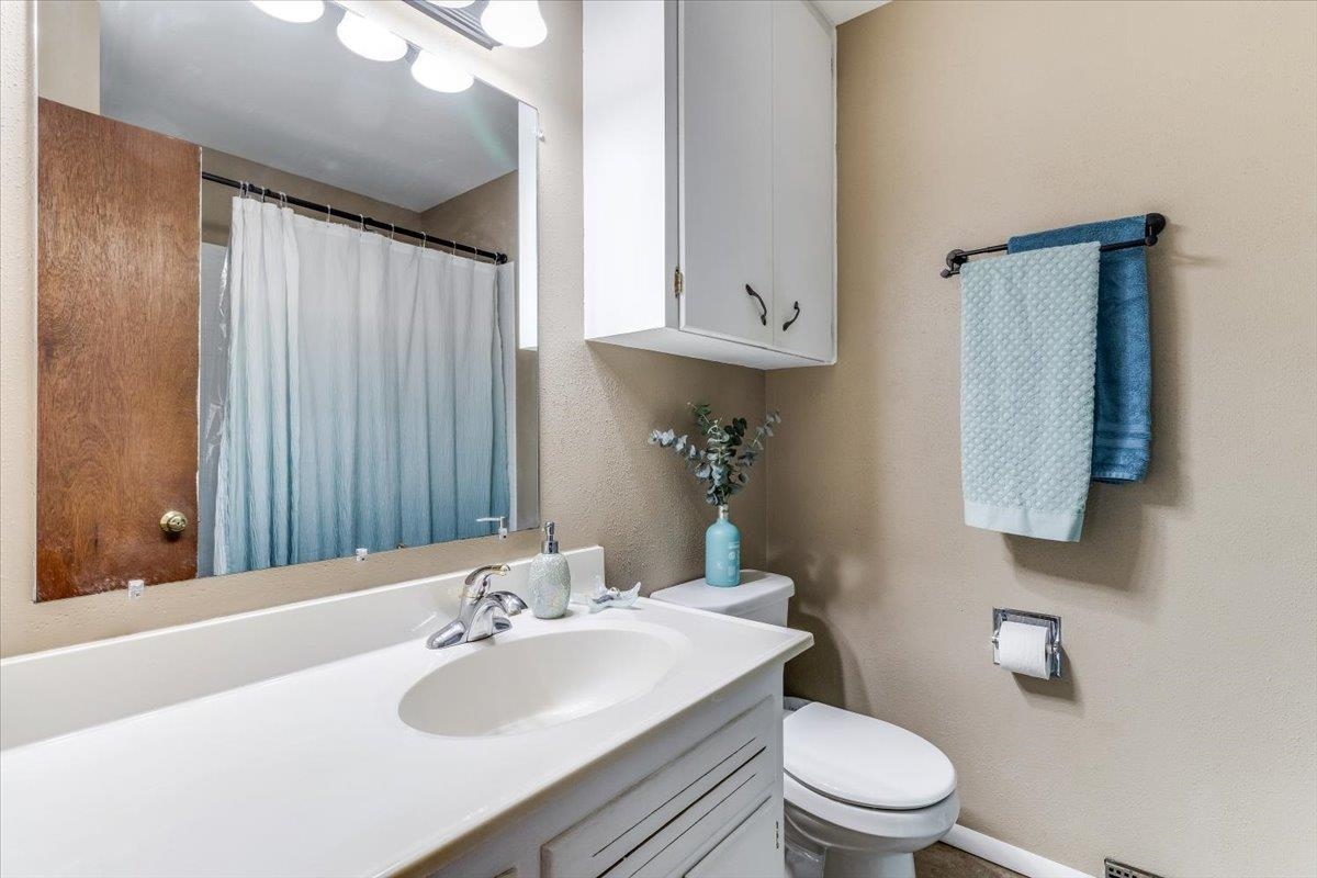 9528 W Shade Wichita KS 67212