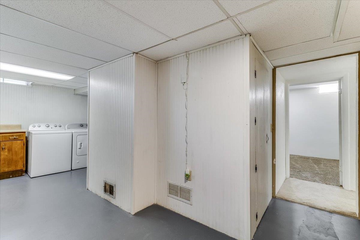 9528 W Shade Wichita KS 67212