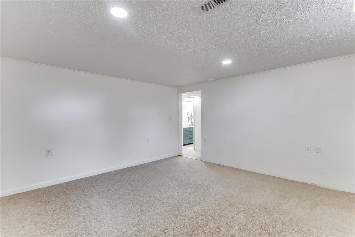 9528 W Shade Wichita KS 67212