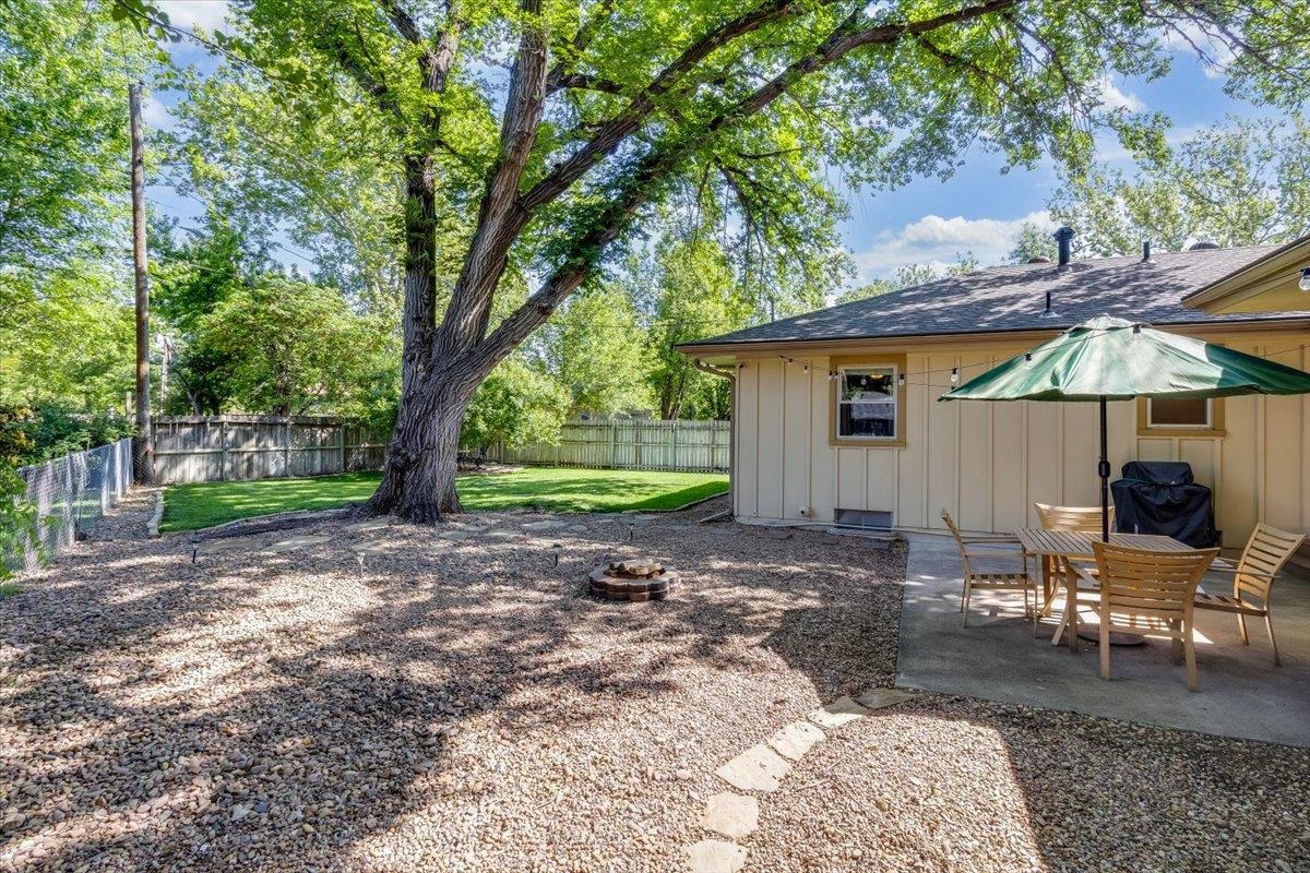 9528 W Shade Wichita KS 67212