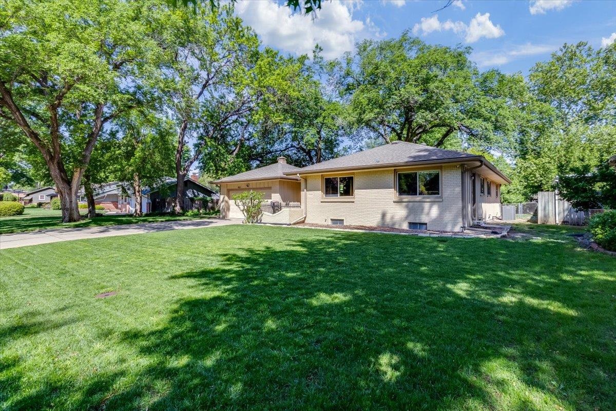 9528 W Shade Wichita KS 67212