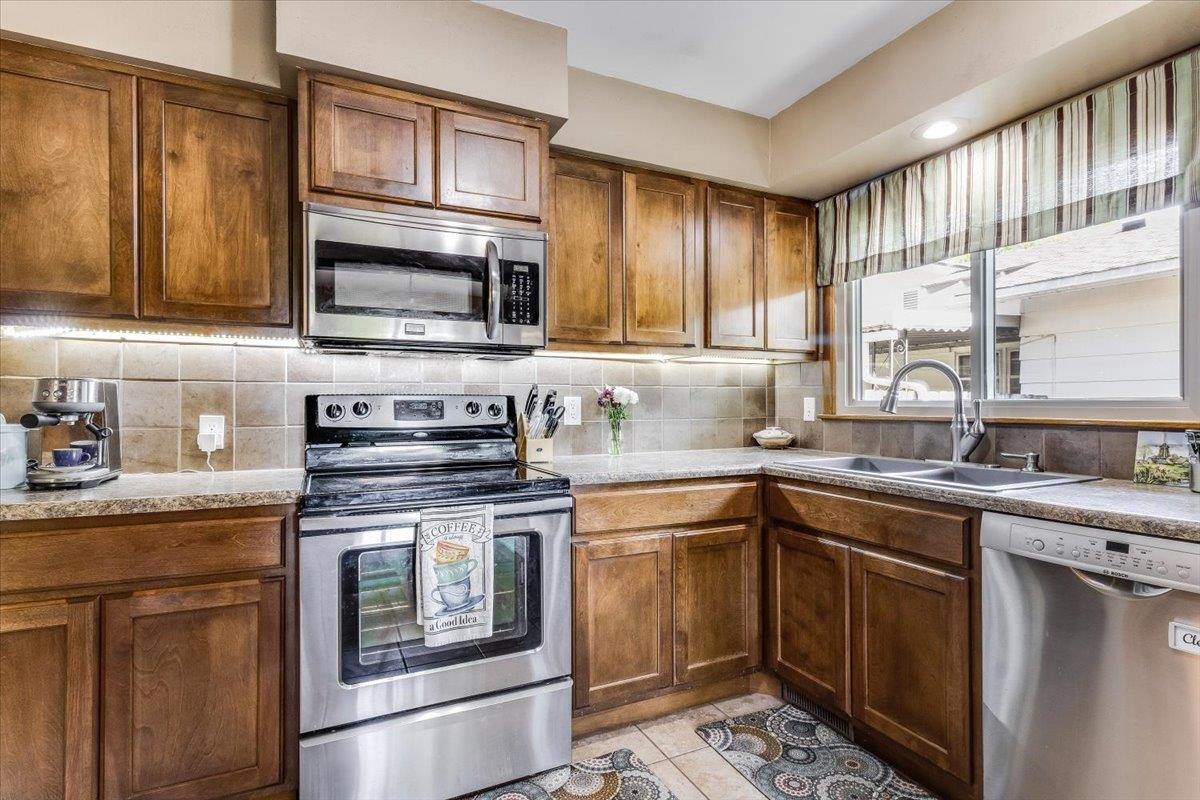 9528 W Shade Wichita KS 67212