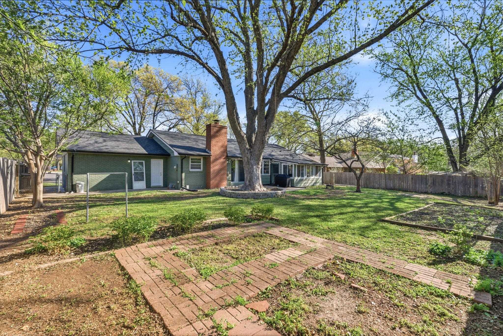 7407 E Plaza Lane Wichita KS 67206-2127