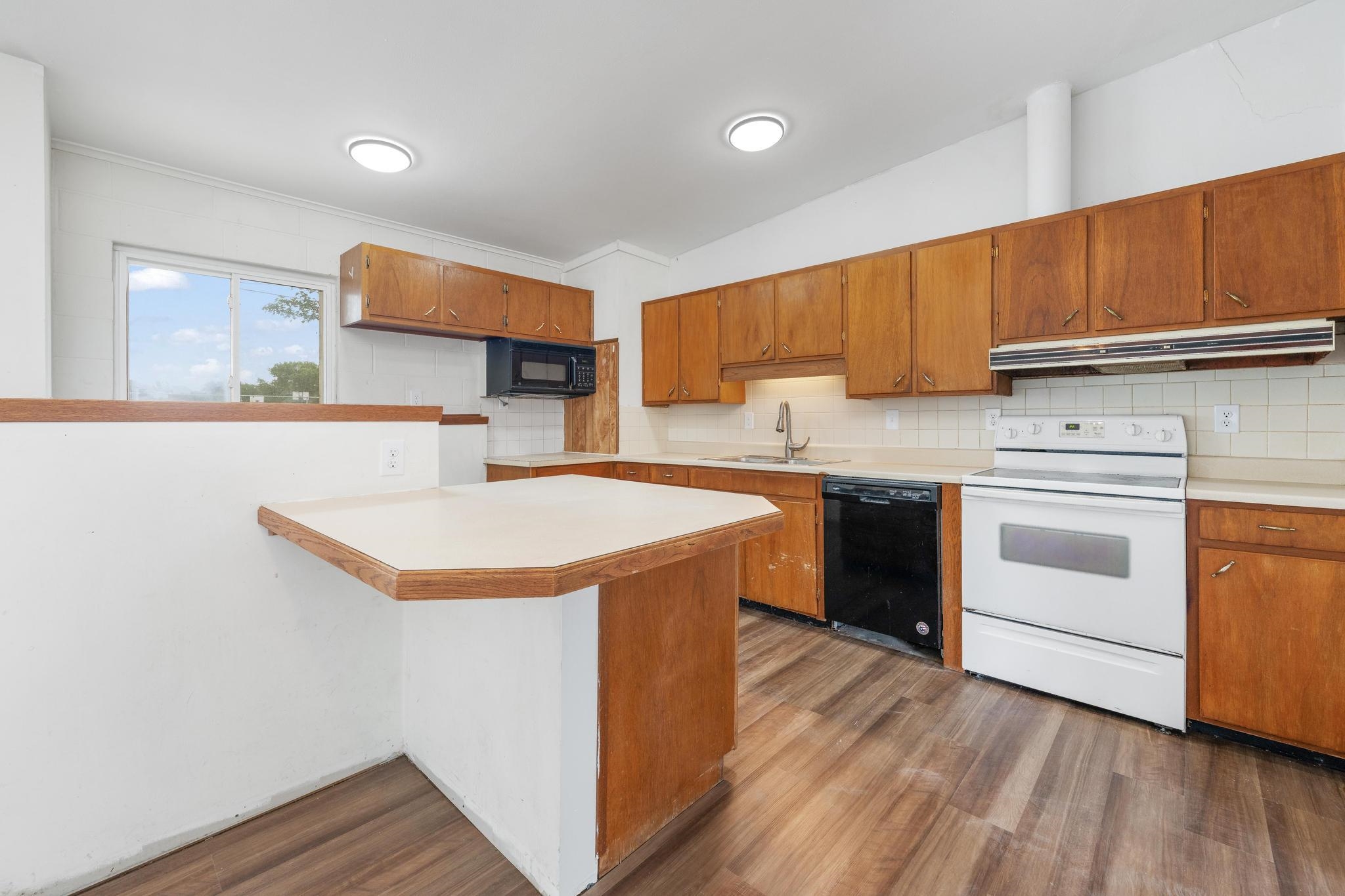617 N High Wellington KS 67152