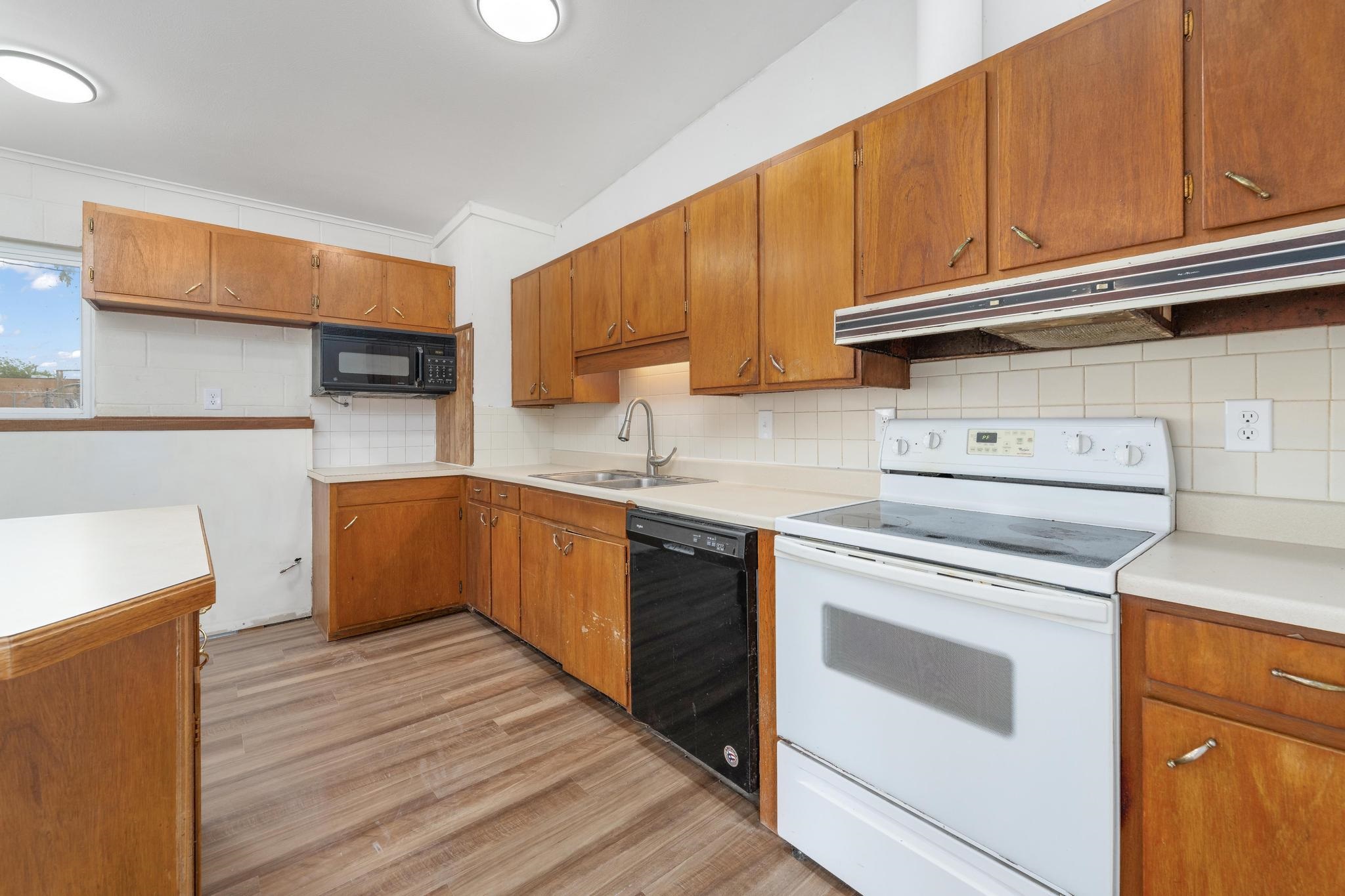 617 N High Wellington KS 67152