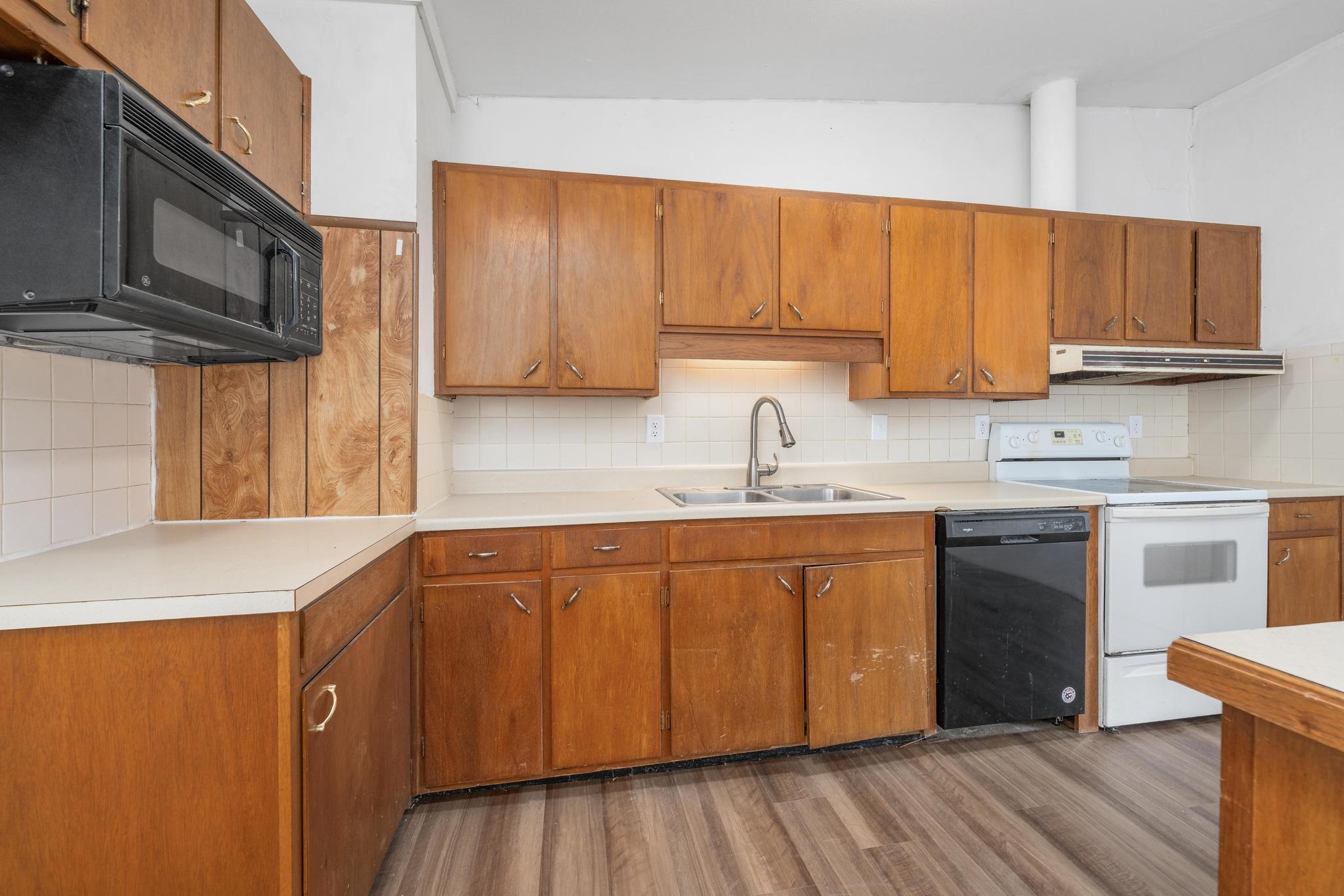 617 N High Wellington KS 67152