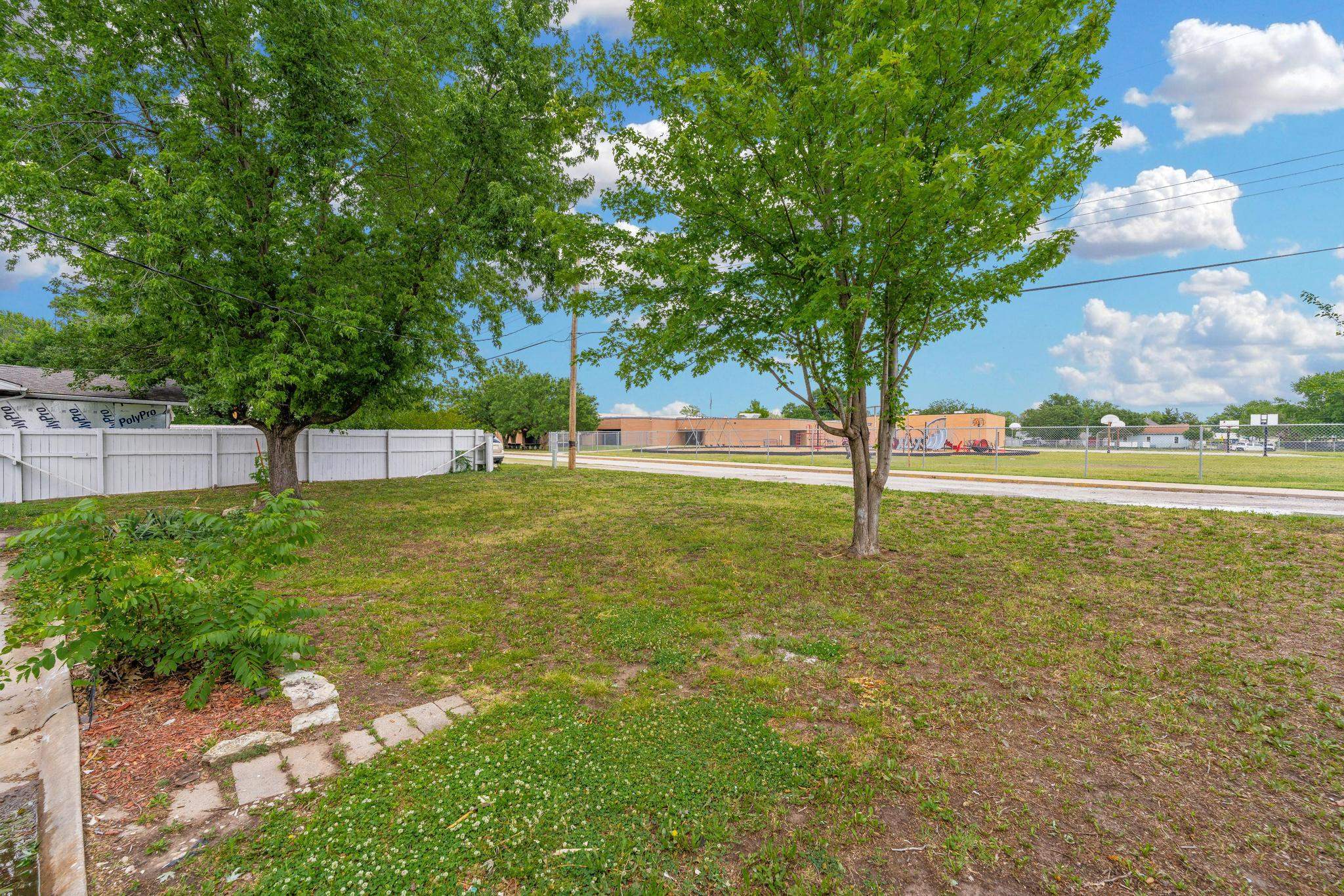 617 N High Wellington KS 67152