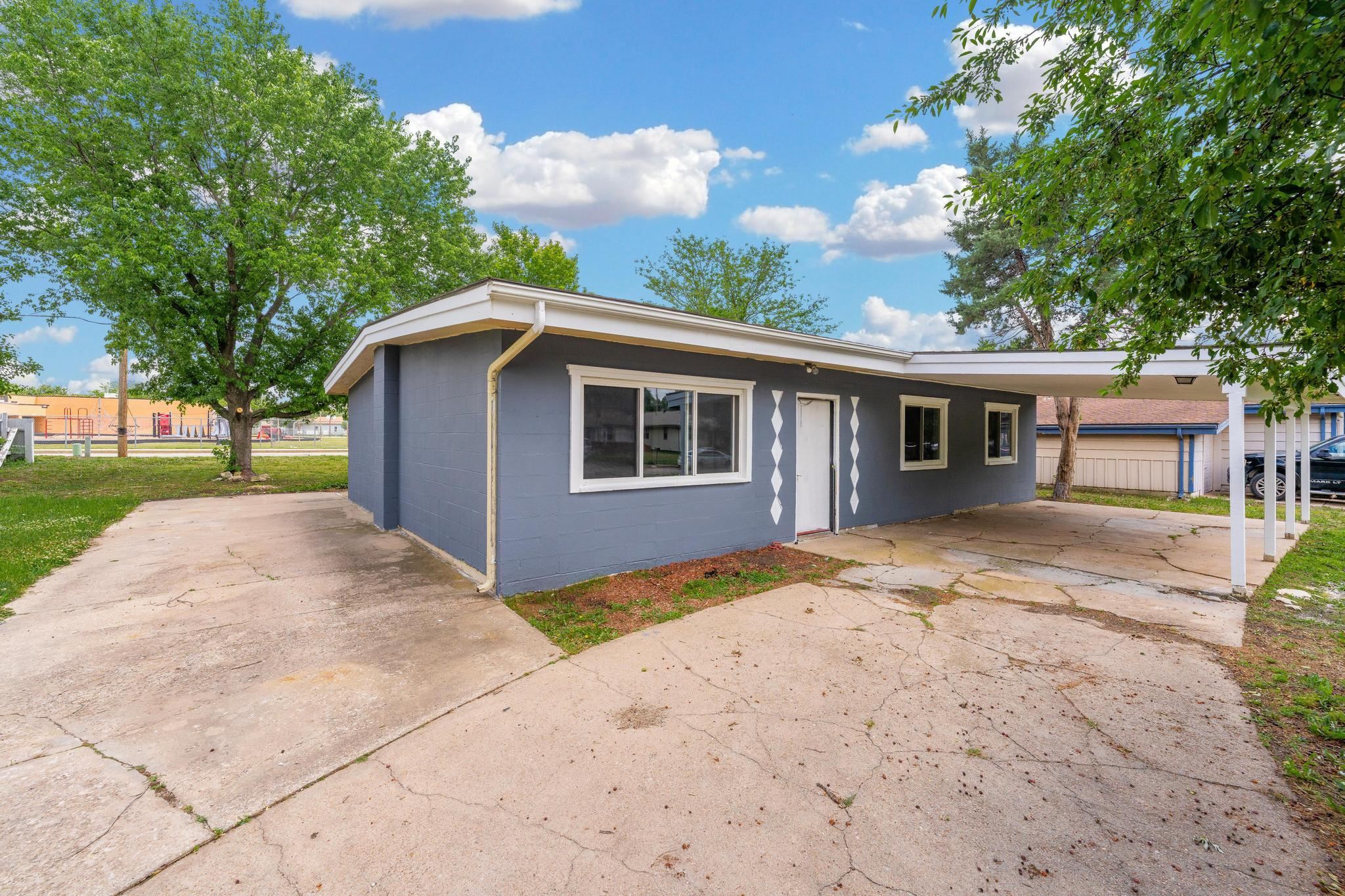 617 N High Wellington KS 67152