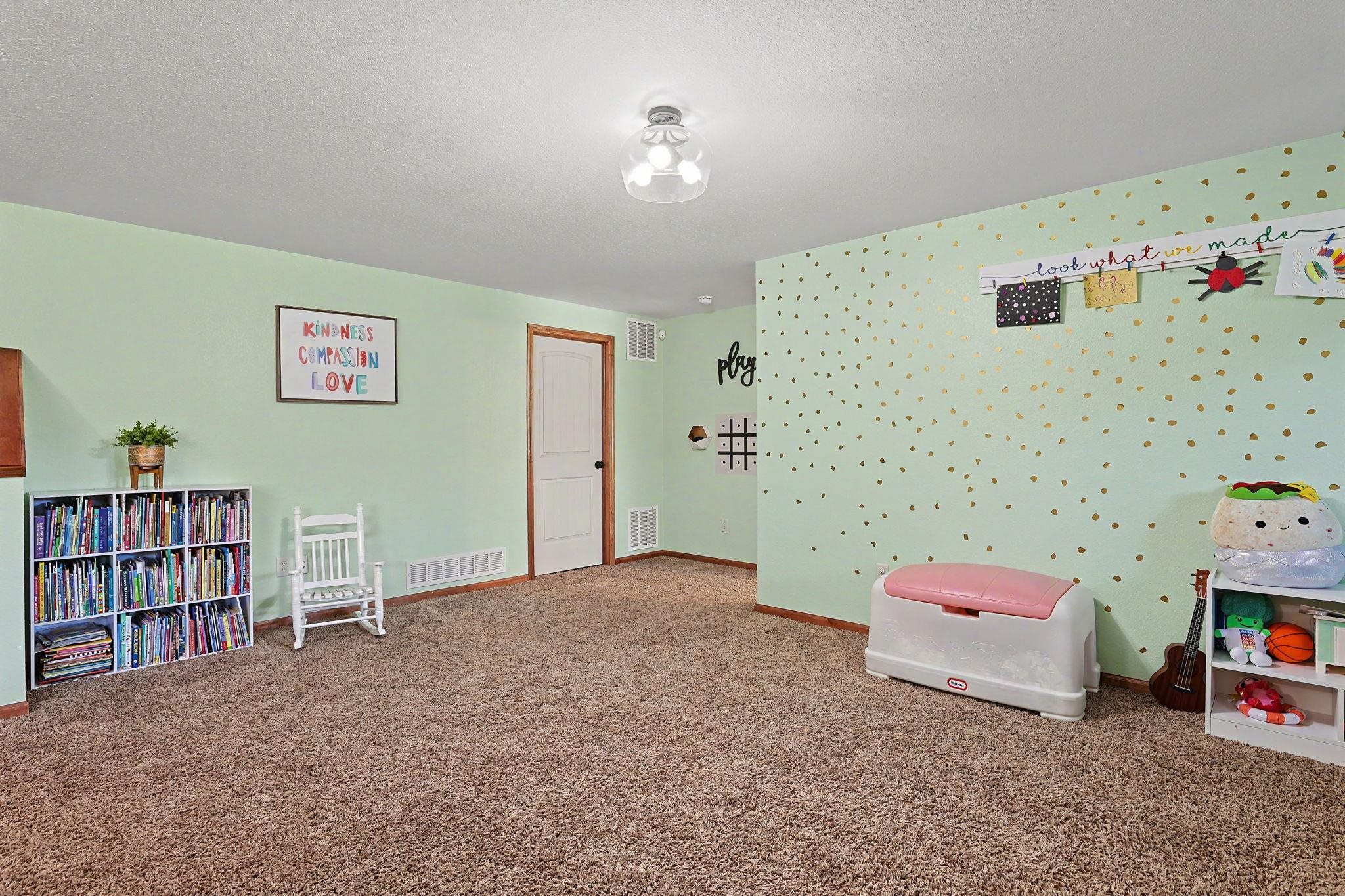 2113 N Walnut Creek Drive Derby KS 67037
