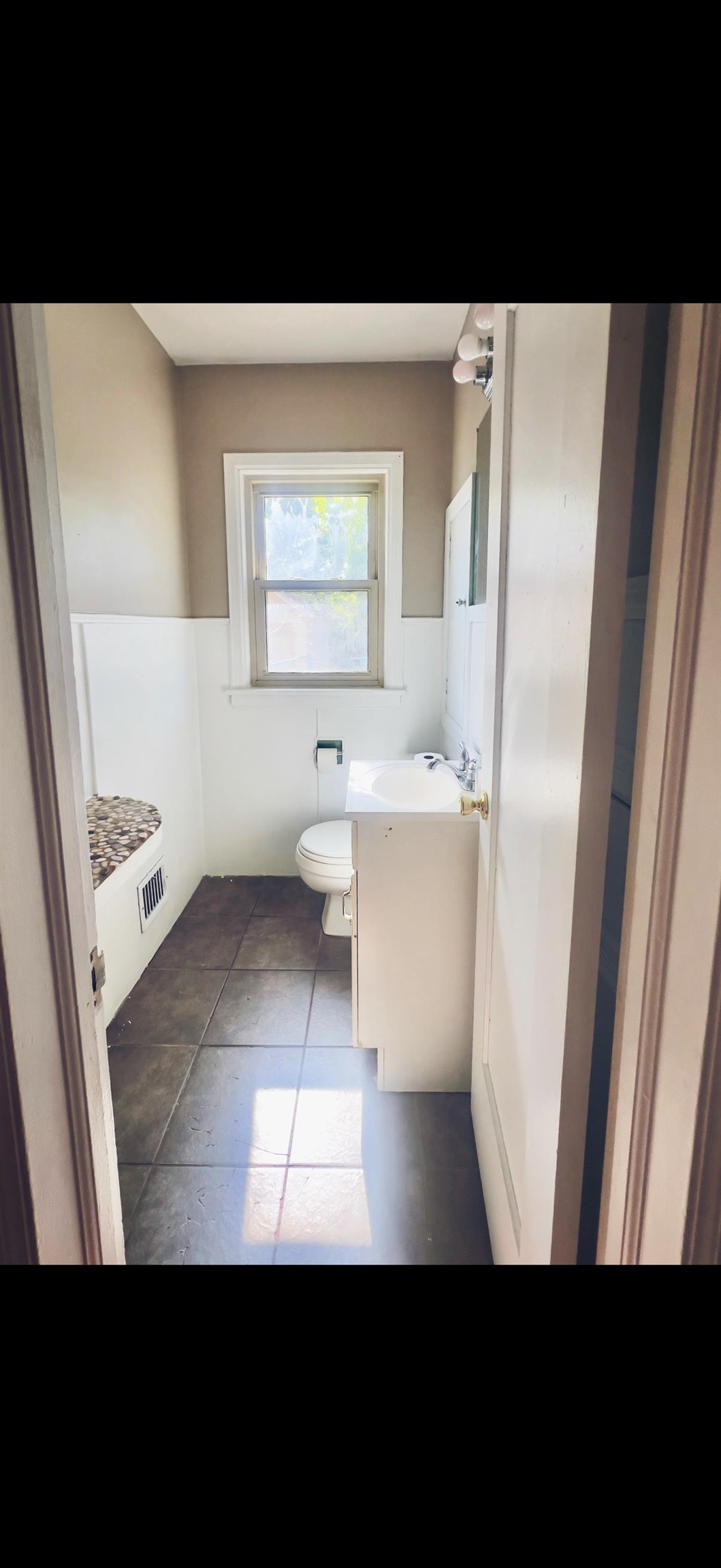 1437 N Jeanette Wichita KS 67203