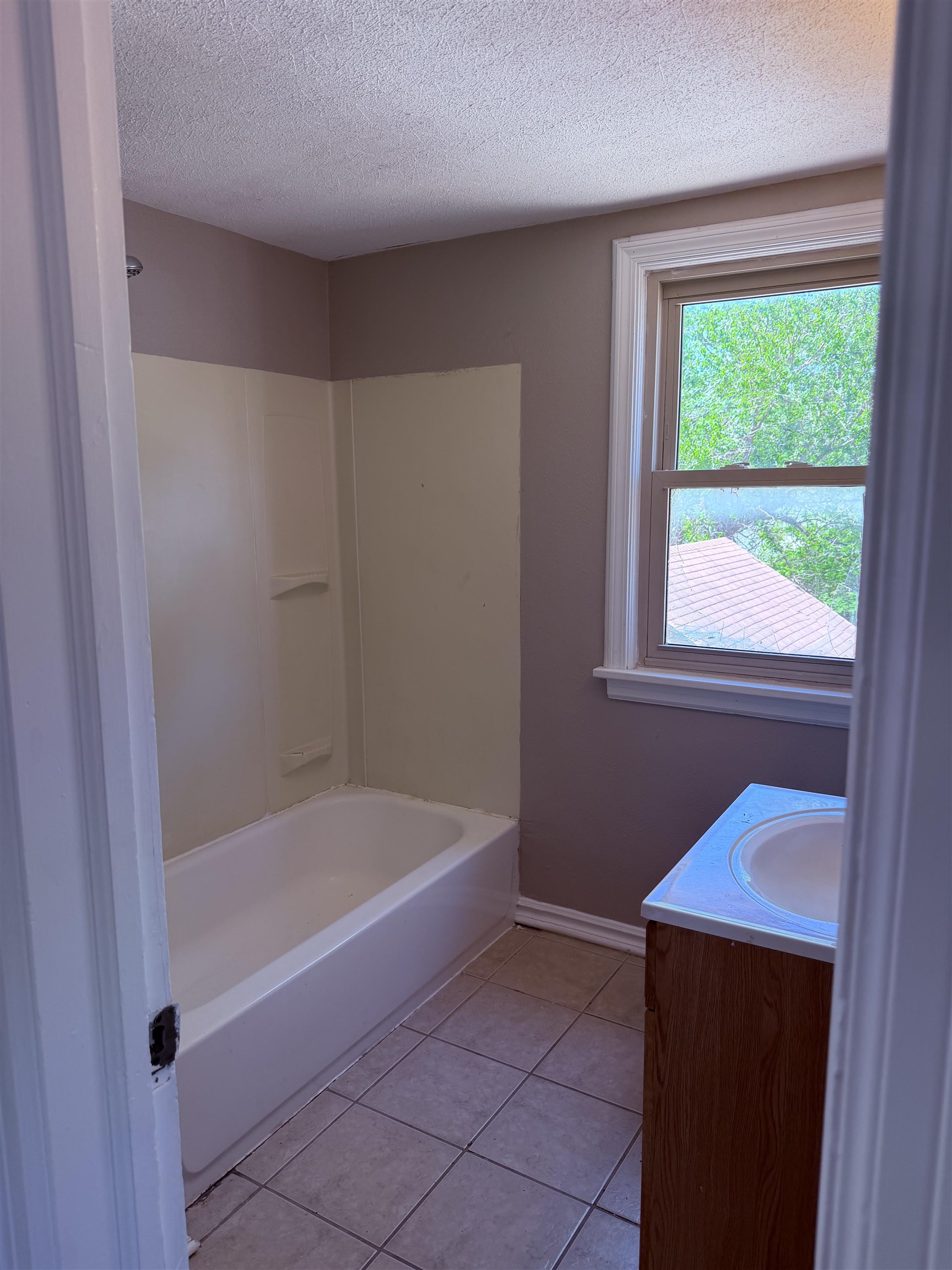 1437 N Jeanette Wichita KS 67203