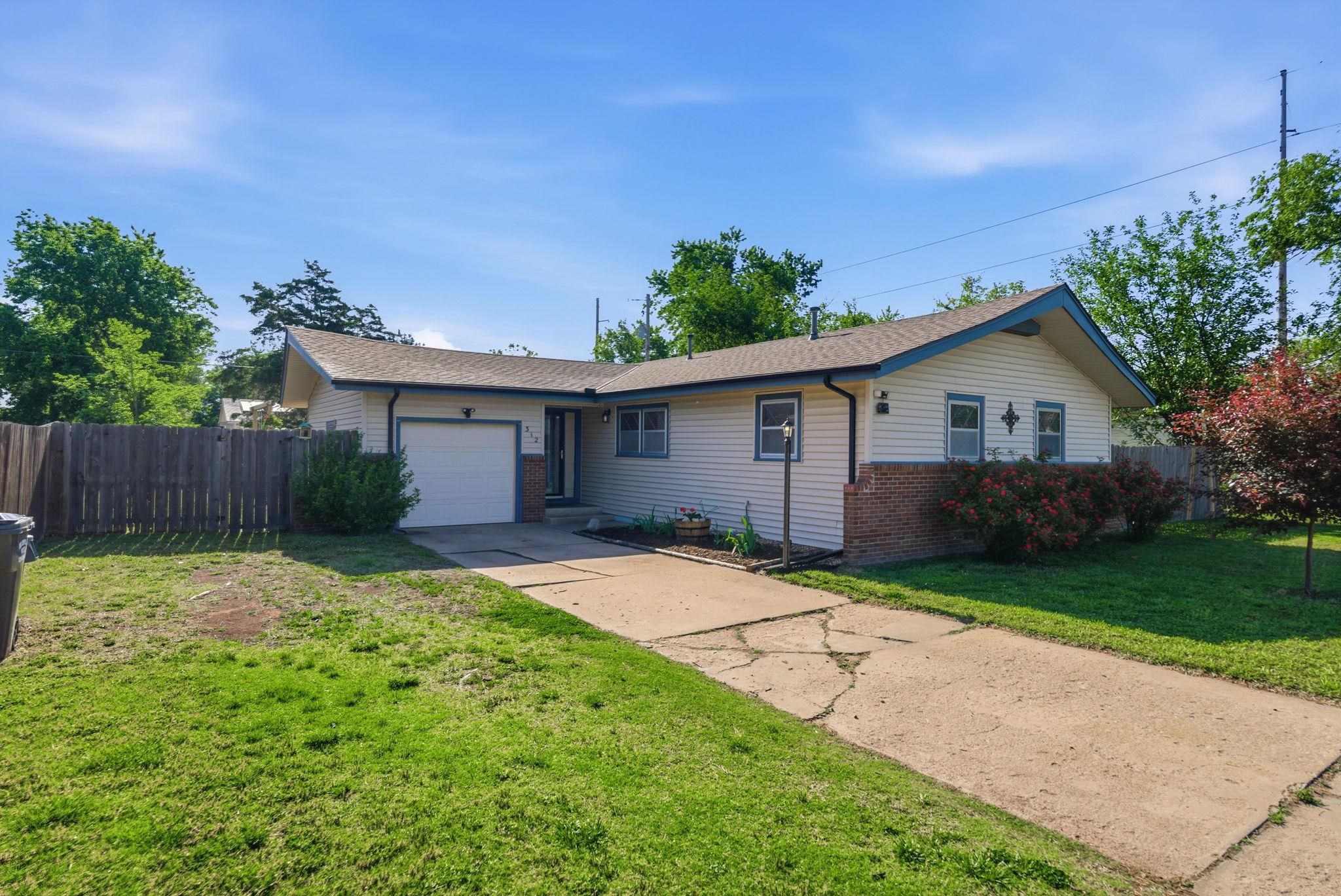 312 N Brownthrush Lane Wichita KS 67212