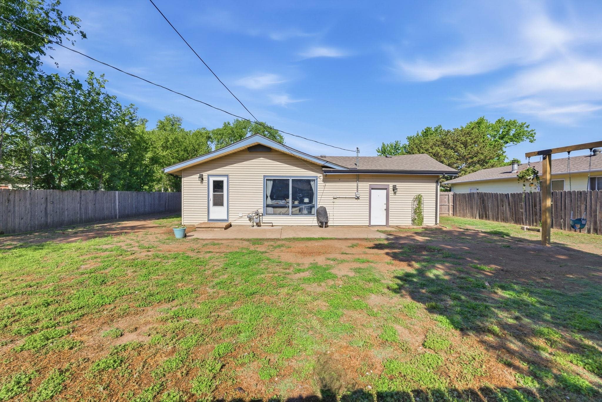 312 N Brownthrush Lane Wichita KS 67212