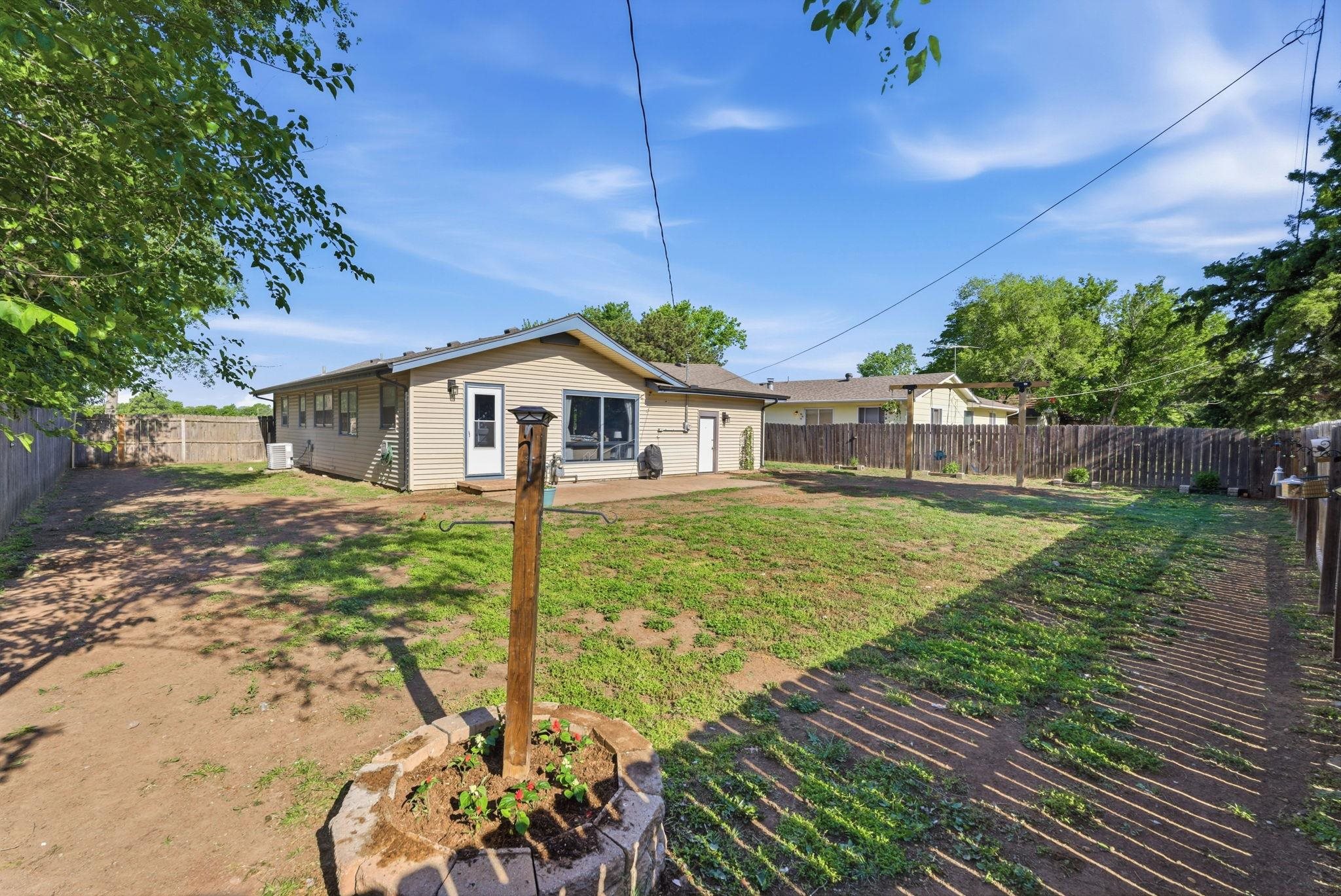 312 N Brownthrush Lane Wichita KS 67212