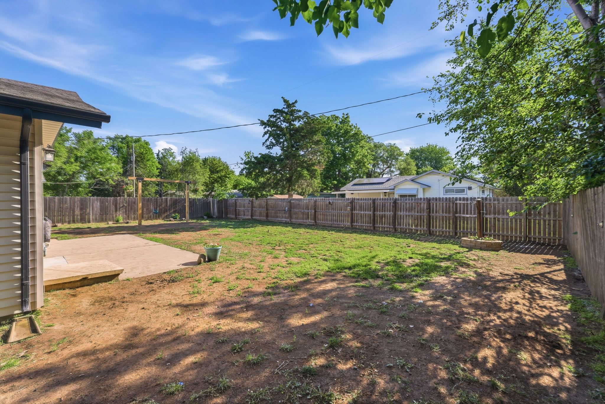 312 N Brownthrush Lane Wichita KS 67212