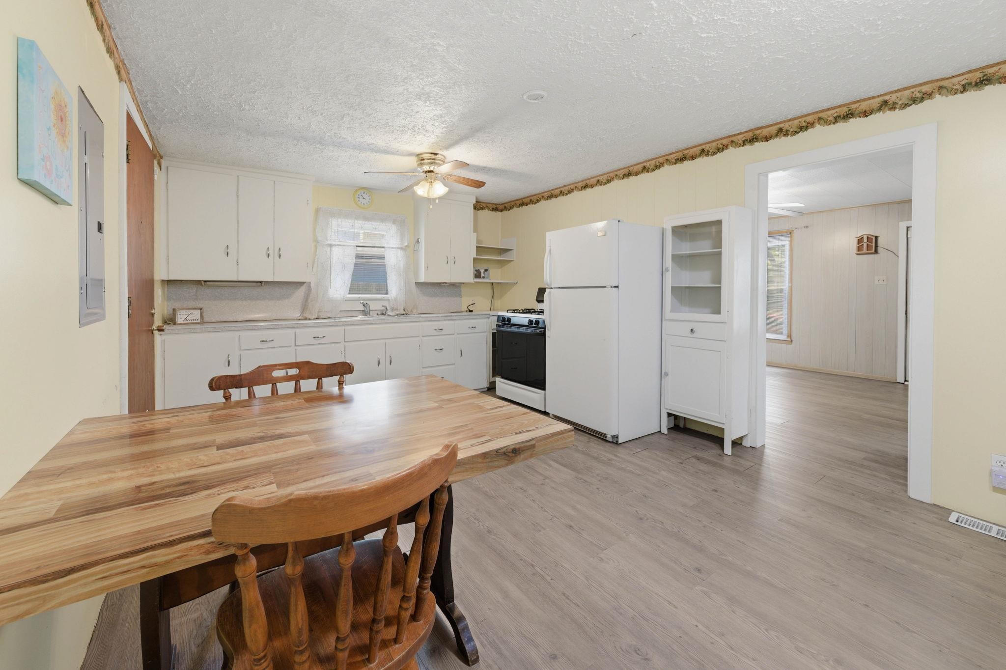 1015 S Glenn Street Wichita KS 67213