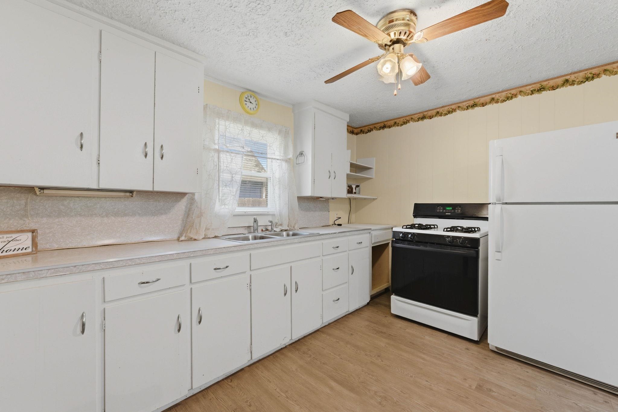 1015 S Glenn Street Wichita KS 67213