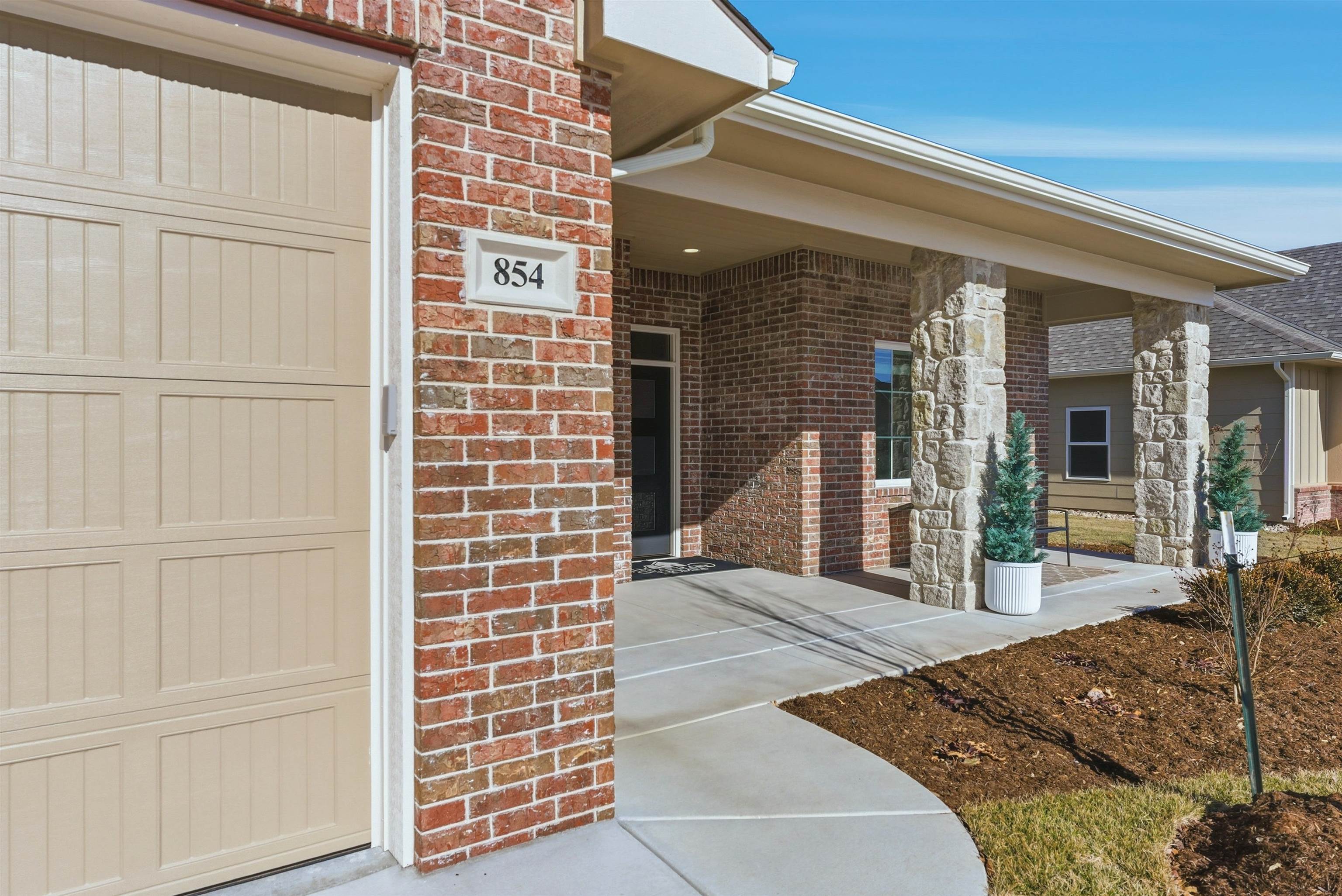 854 N Thornton Street Wichita KS 67235