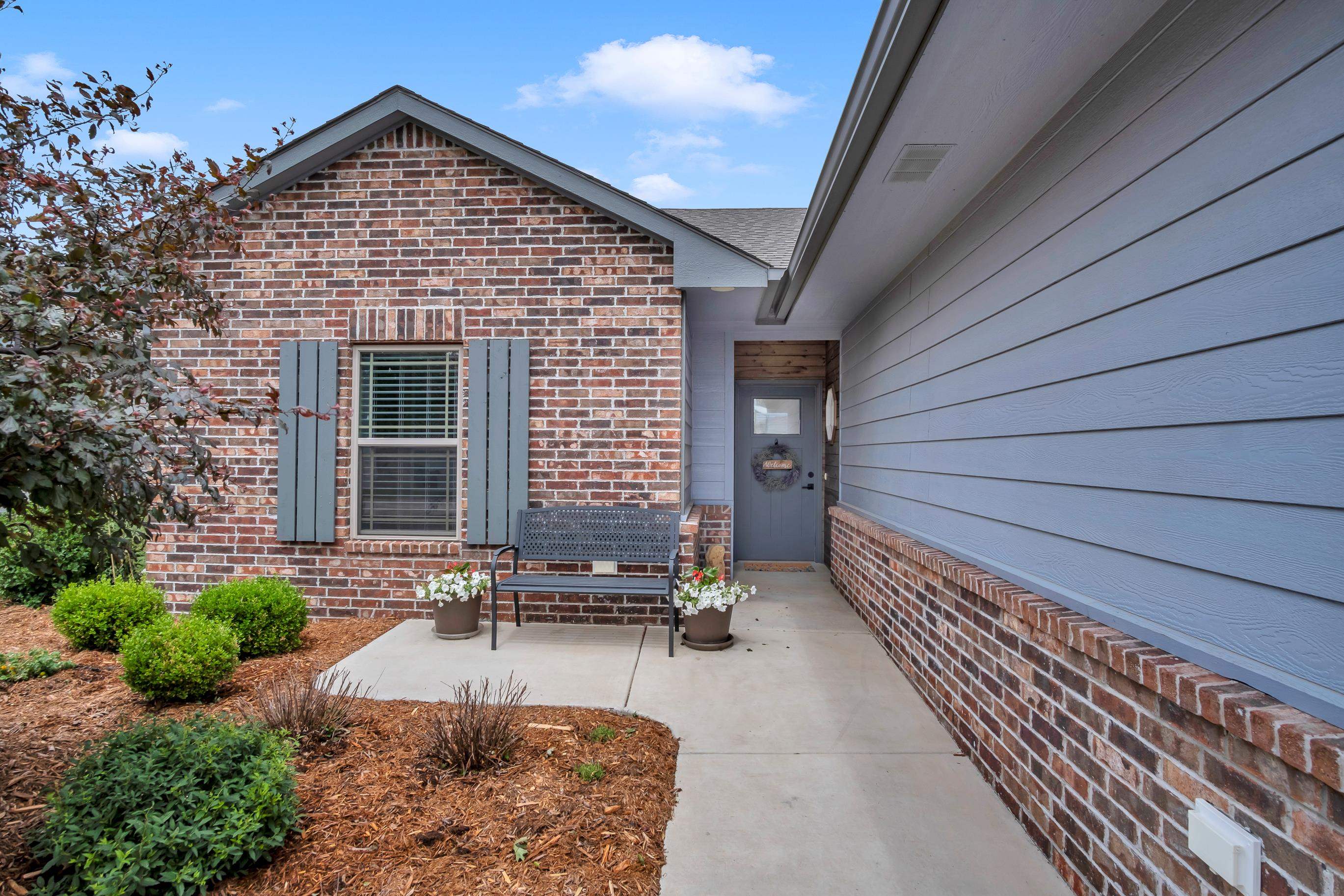 1717 Casey Newton KS 67114