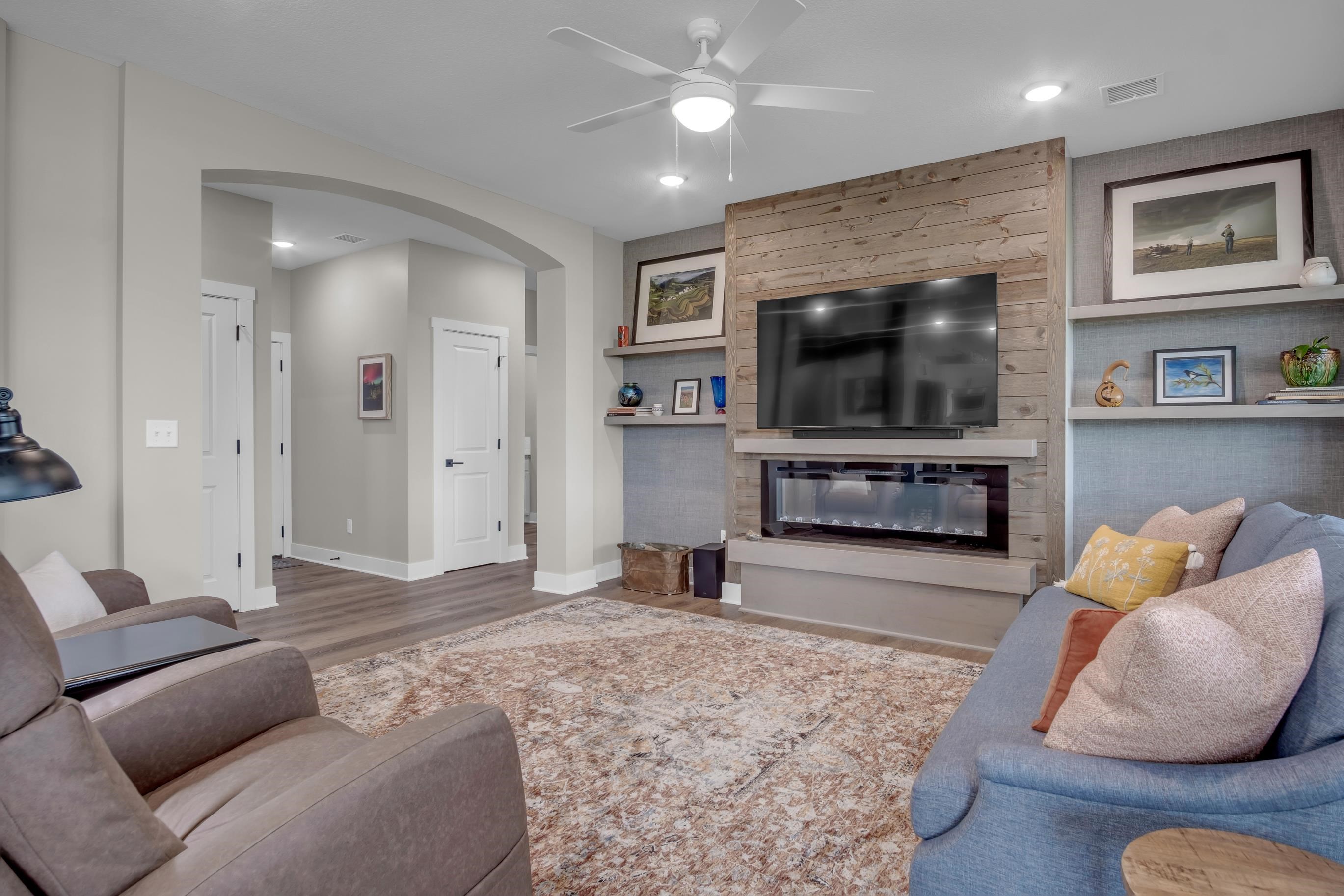 1717 Casey Newton KS 67114