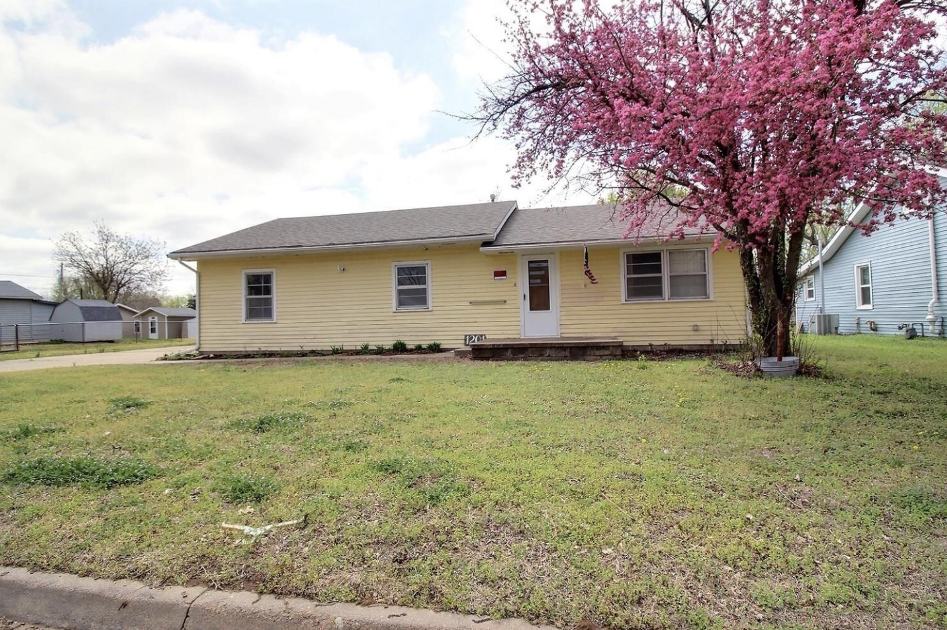 1201 W Oklahoma Avenue Arkansas City KS 67005