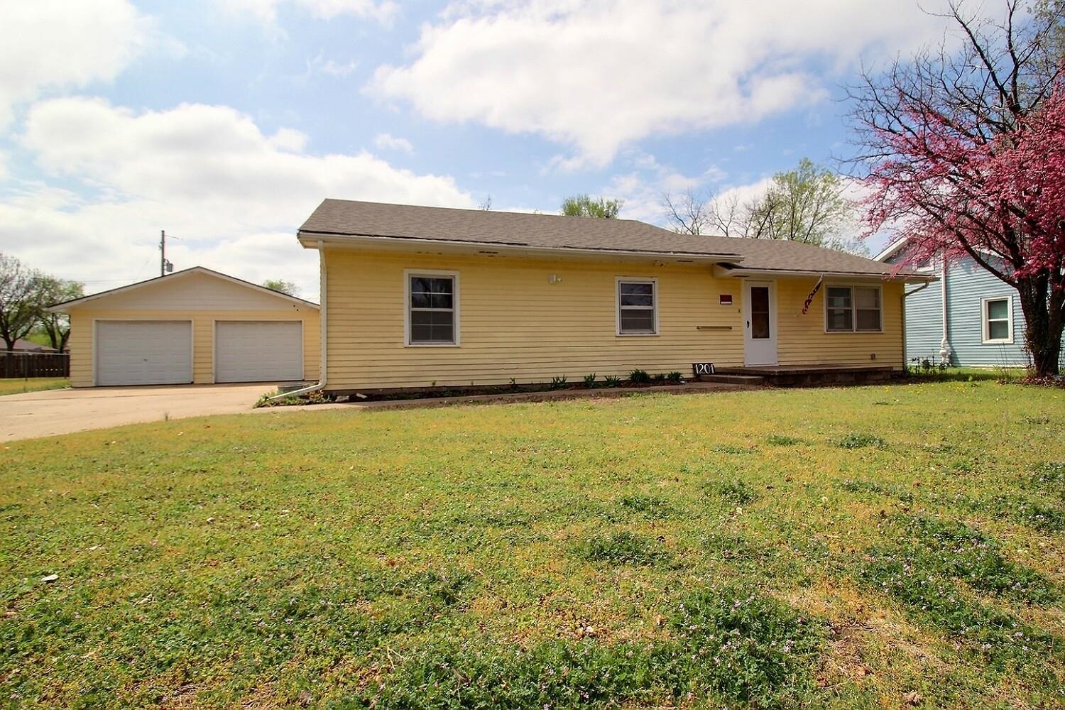 1201 W Oklahoma Avenue Arkansas City KS 67005