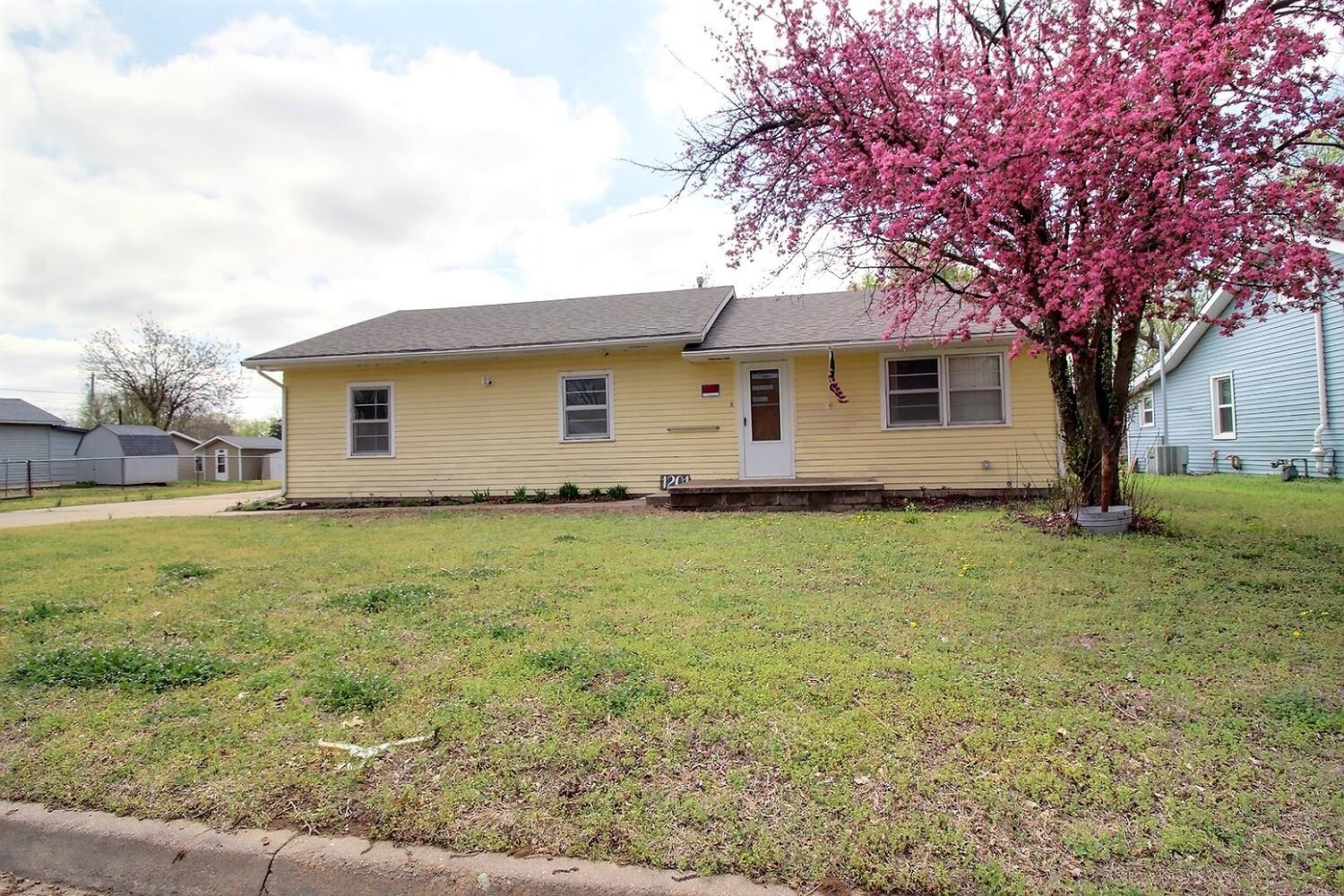 1201 W Oklahoma Avenue Arkansas City KS 67005