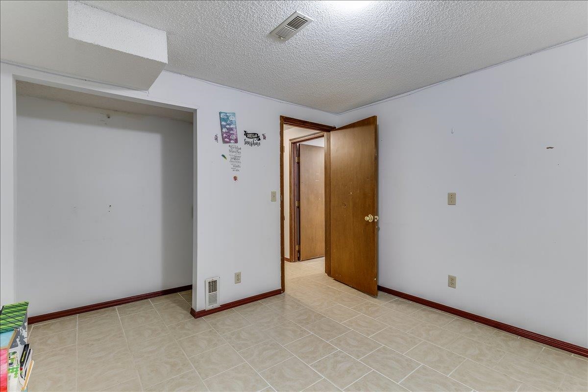 2007 N Wood Wichita KS 67212