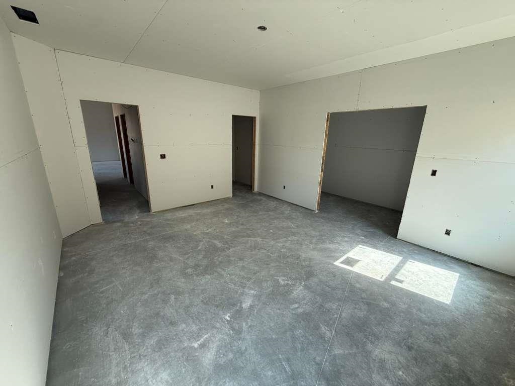 5085 N Toben Drive Bel Aire KS 67226