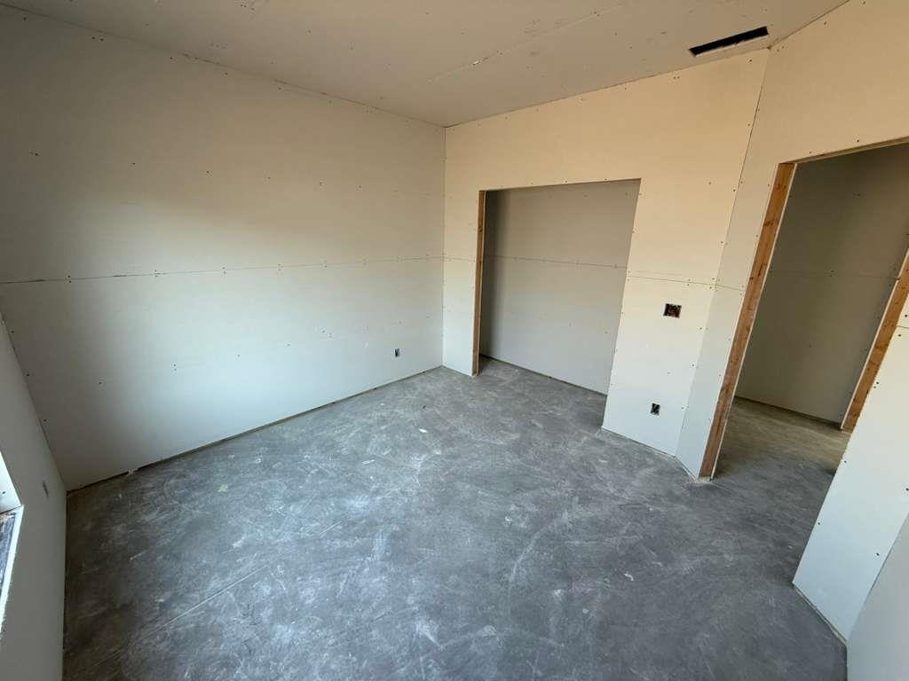 5085 N Toben Drive Bel Aire KS 67226