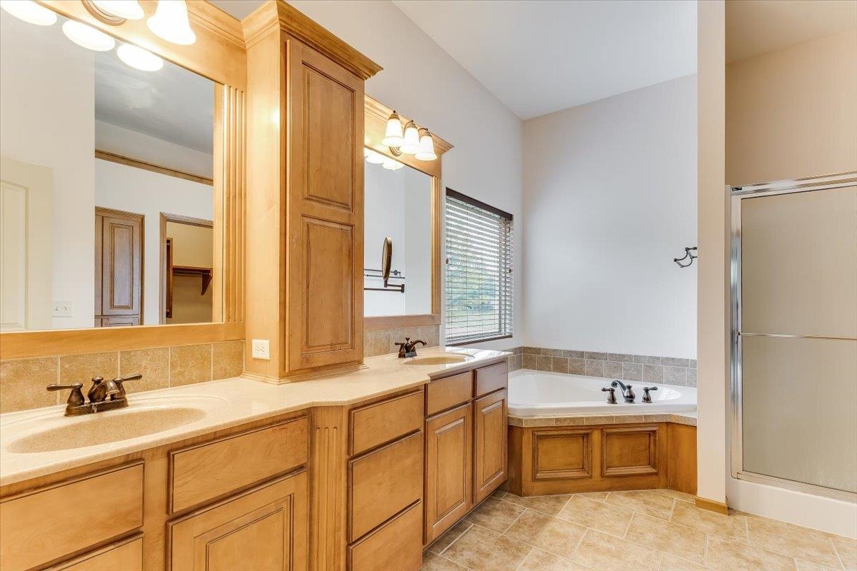 2531 N Rough Creek Derby KS 67037