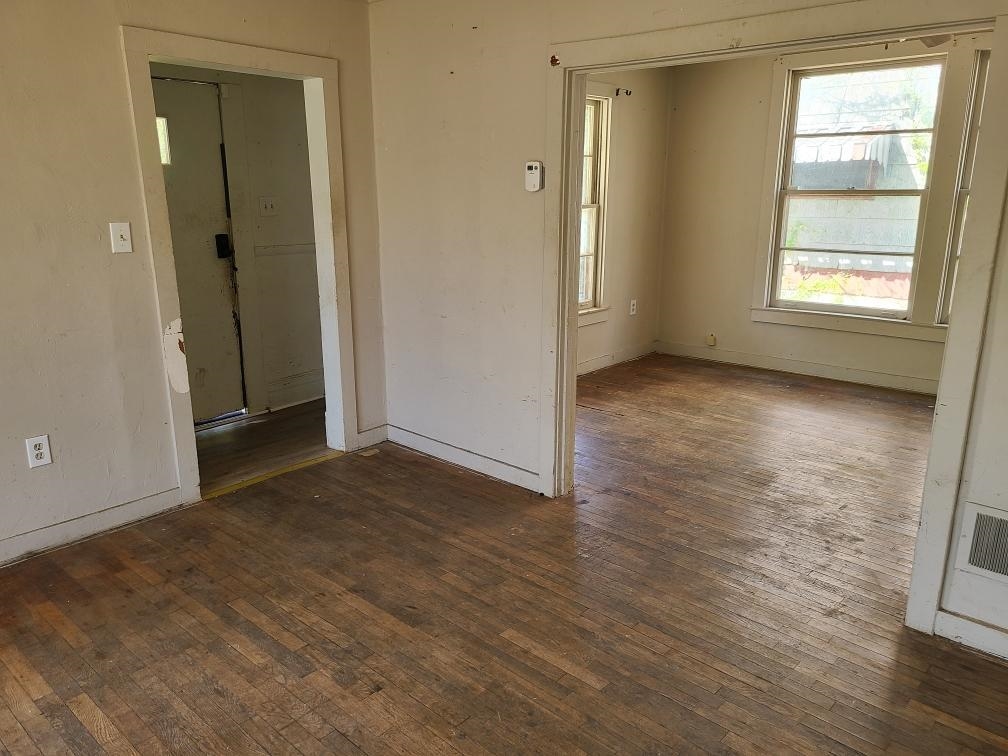 442 W 8th Avenue Winfield KS 67156