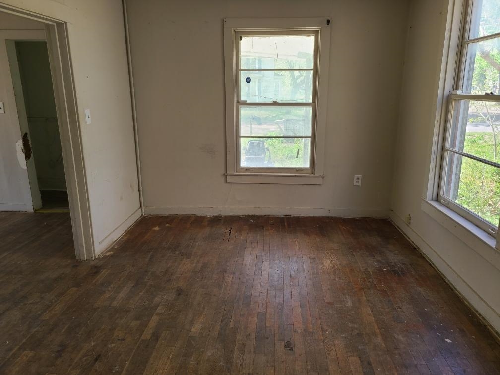 442 W 8th Avenue Winfield KS 67156