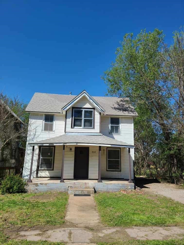 442 W 8th Avenue Winfield KS 67156