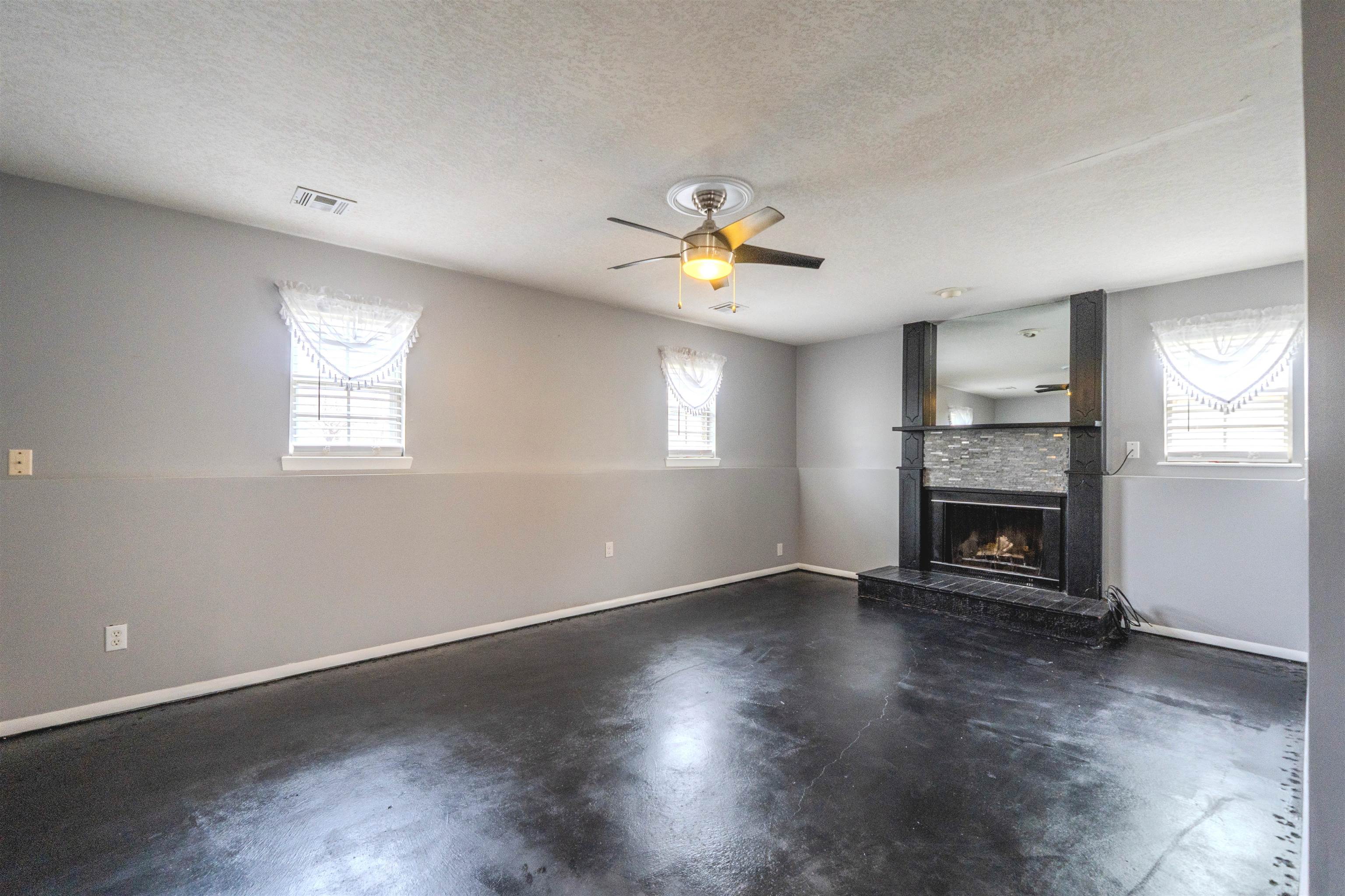 1621 Pin Oak Court Rose Hill KS 67133