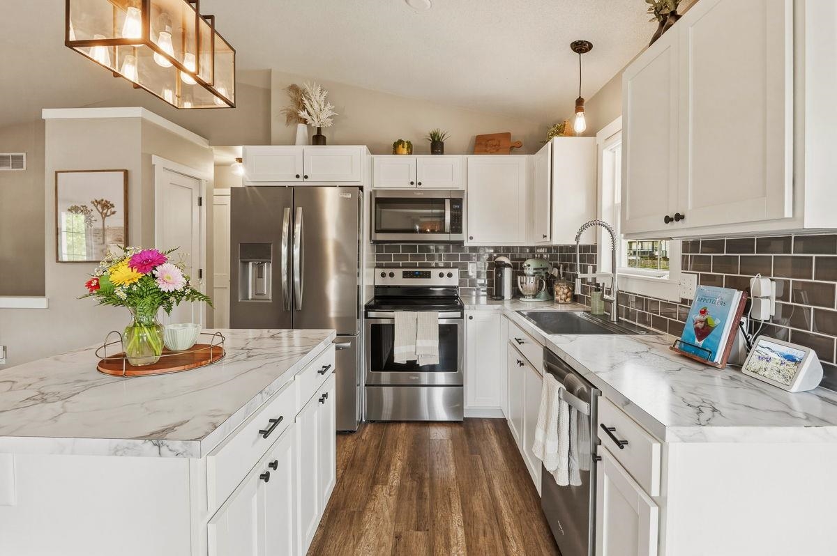 2427 N Parkdale Wichita KS 67205