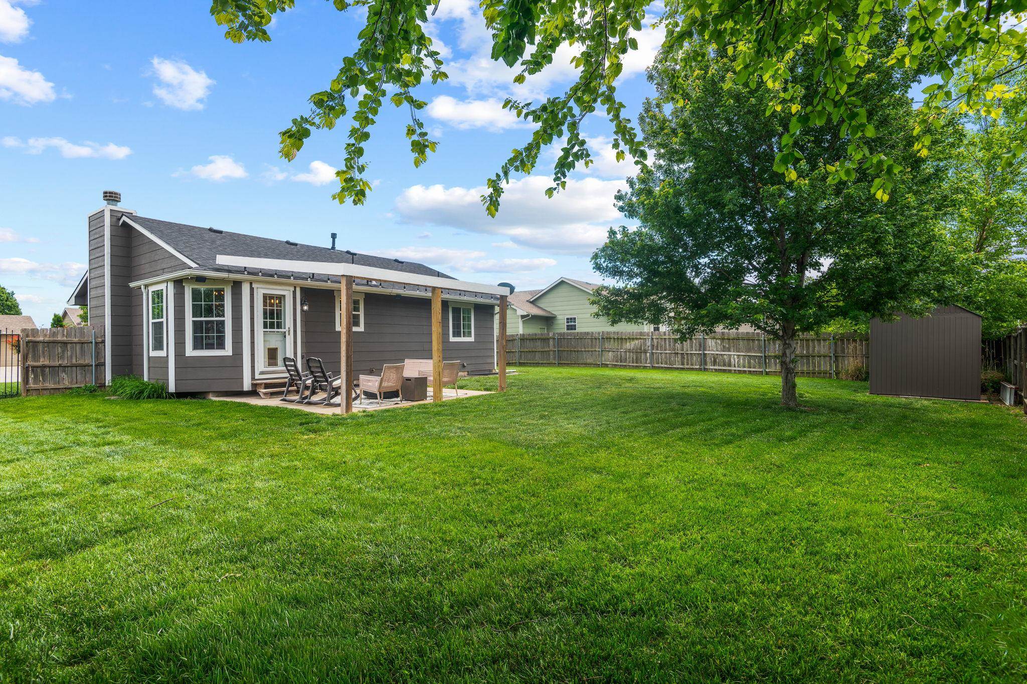 2427 N Parkdale Wichita KS 67205
