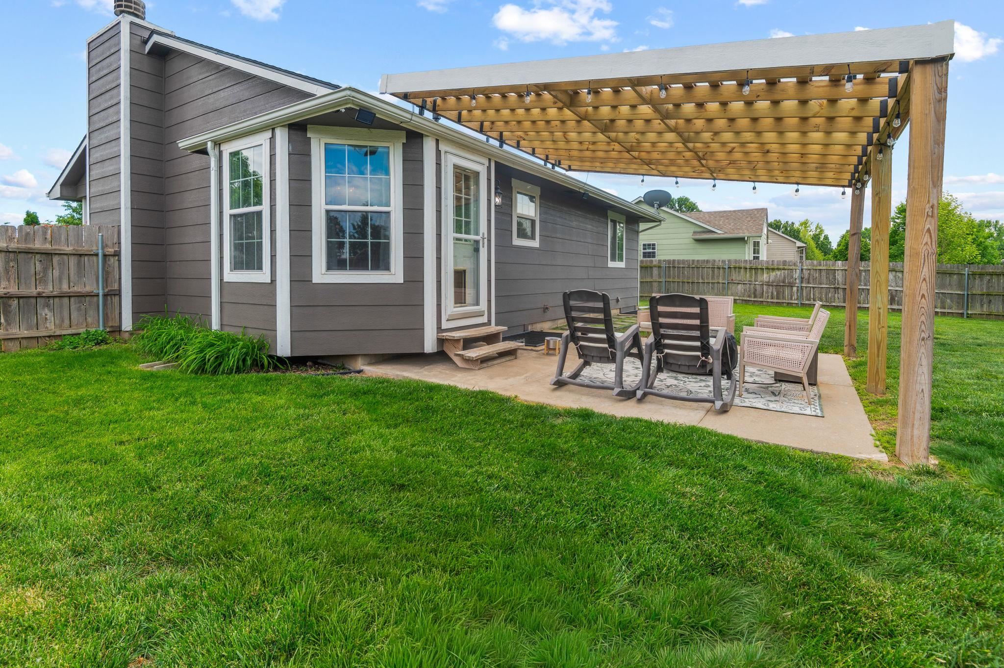 2427 N Parkdale Wichita KS 67205