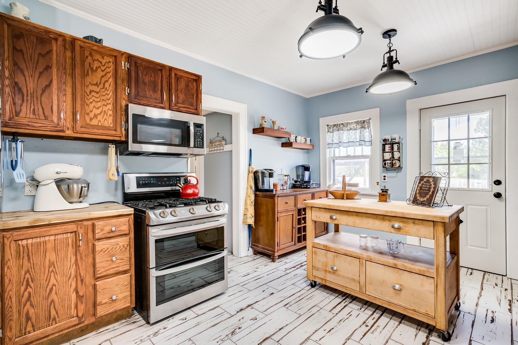 3930 N Oliver Street Bel Aire KS 67220