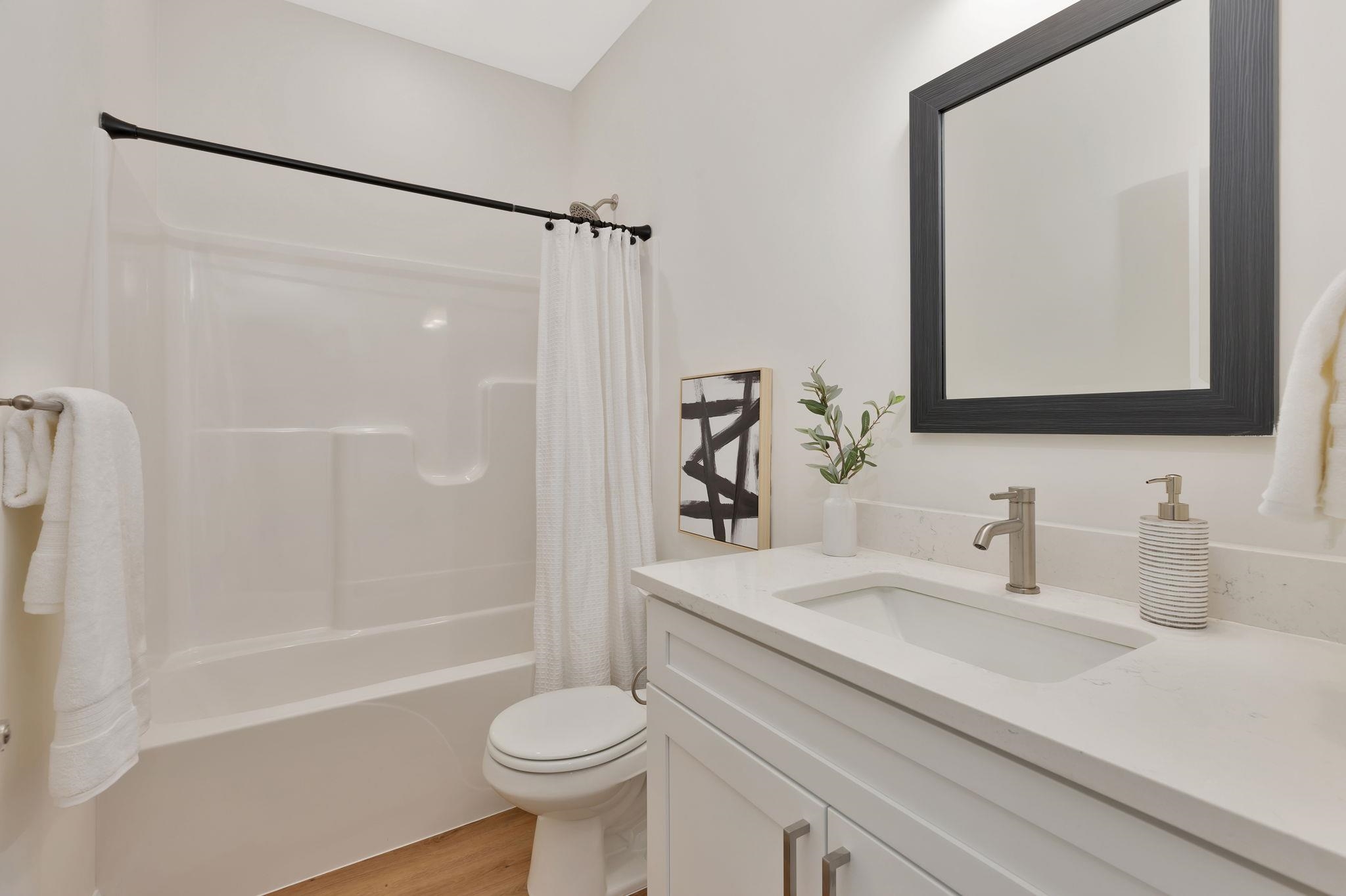 5242 N Colonial Avenue Bel Aire KS 67226