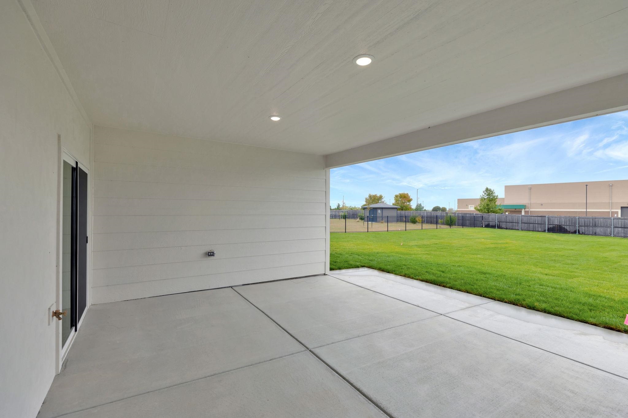 5242 N Colonial Avenue Bel Aire KS 67226