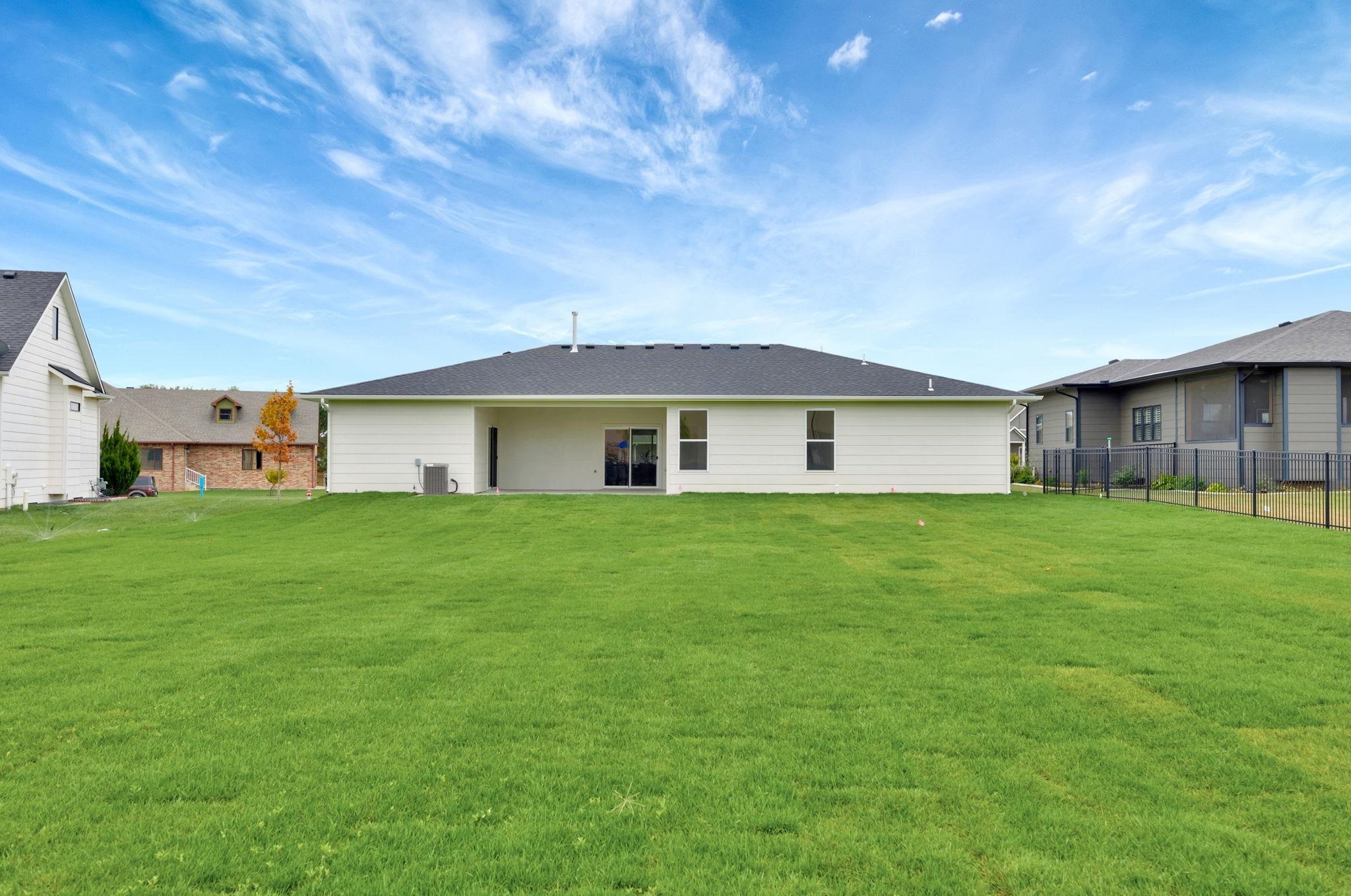 5242 N Colonial Avenue Bel Aire KS 67226