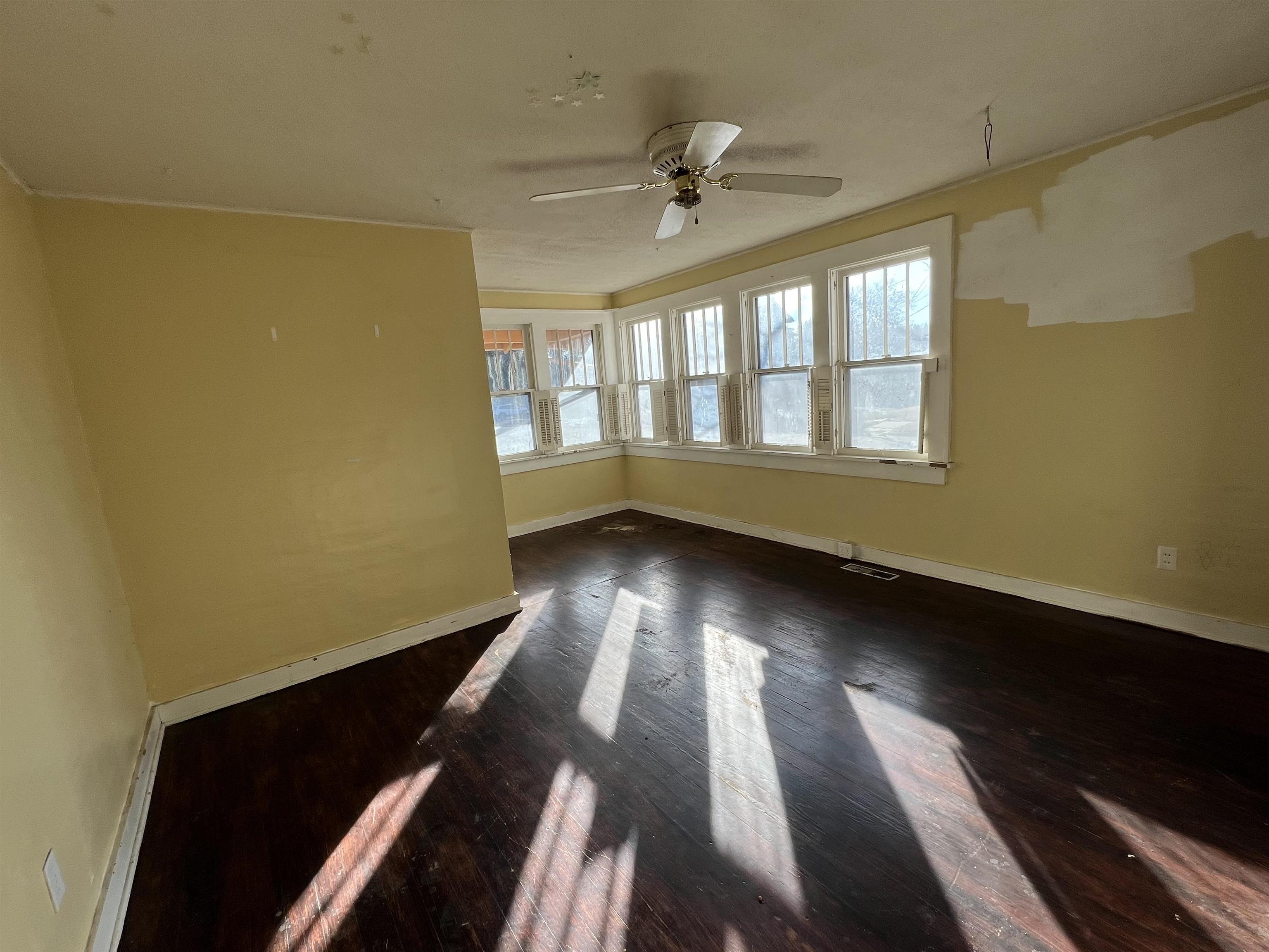 323 W 4th Street Wellington KS 67152
