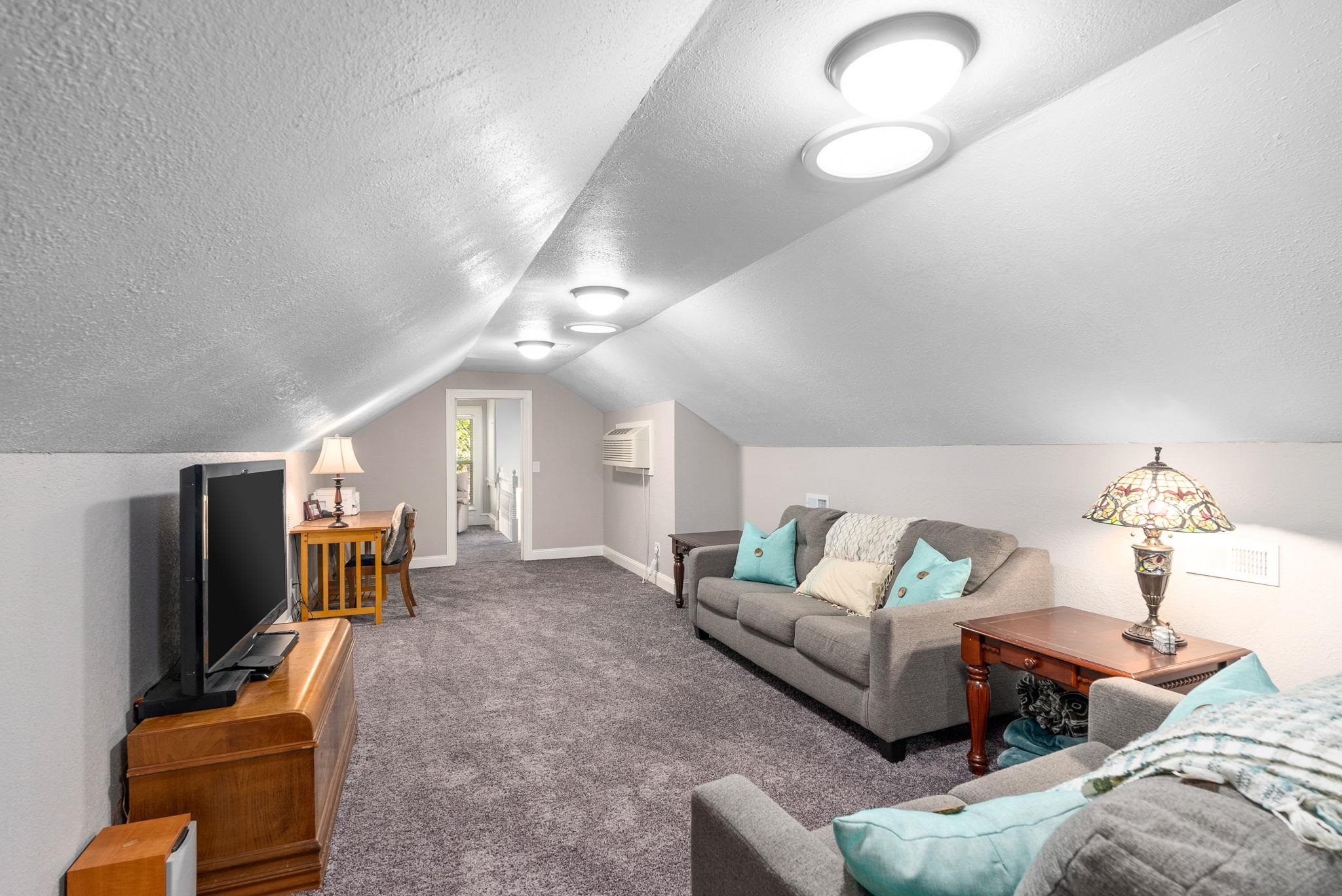 108 E 8th Street Sedgwick KS 67135