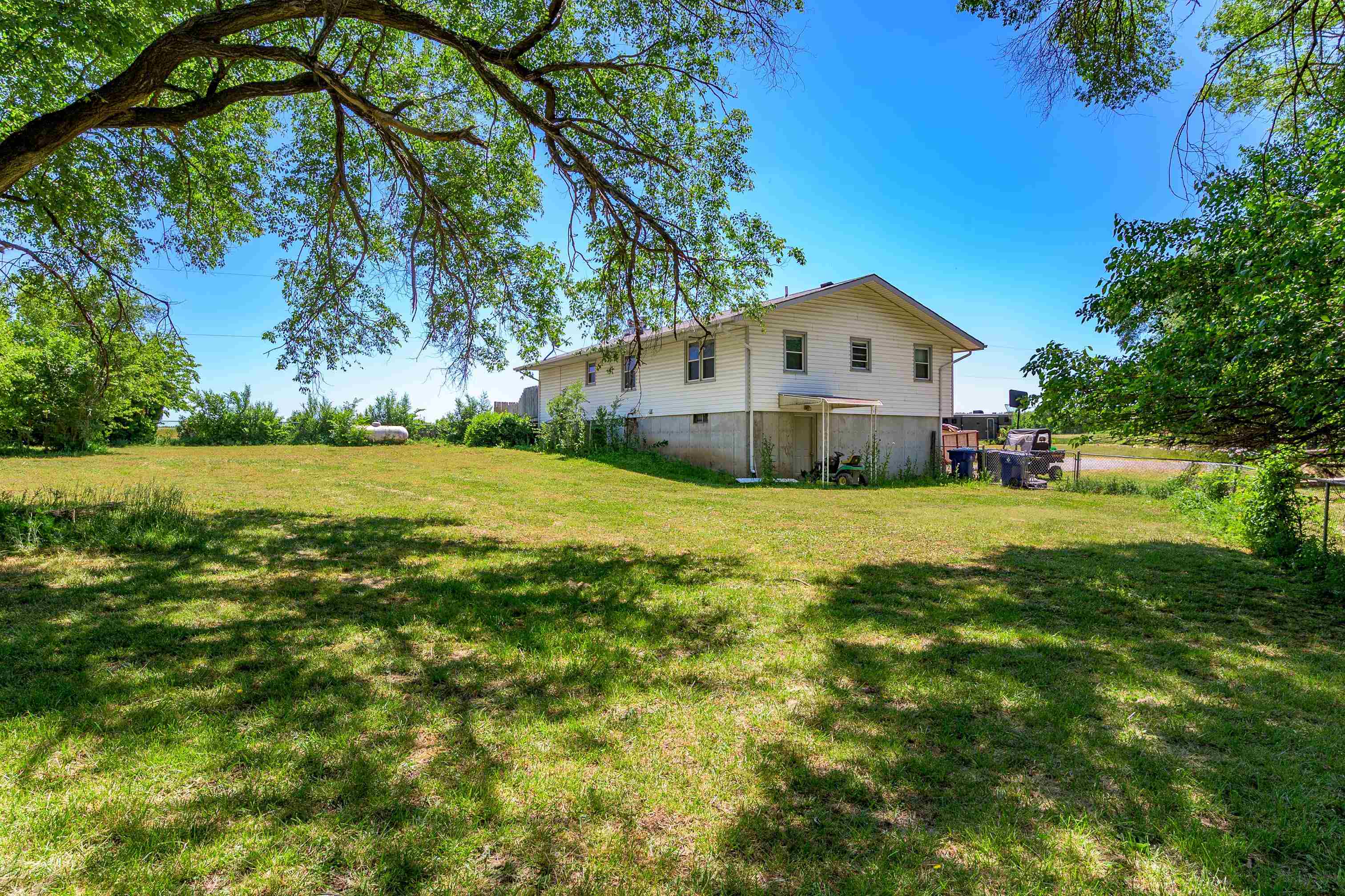 1403 N Webb Road Mulvane KS 67110