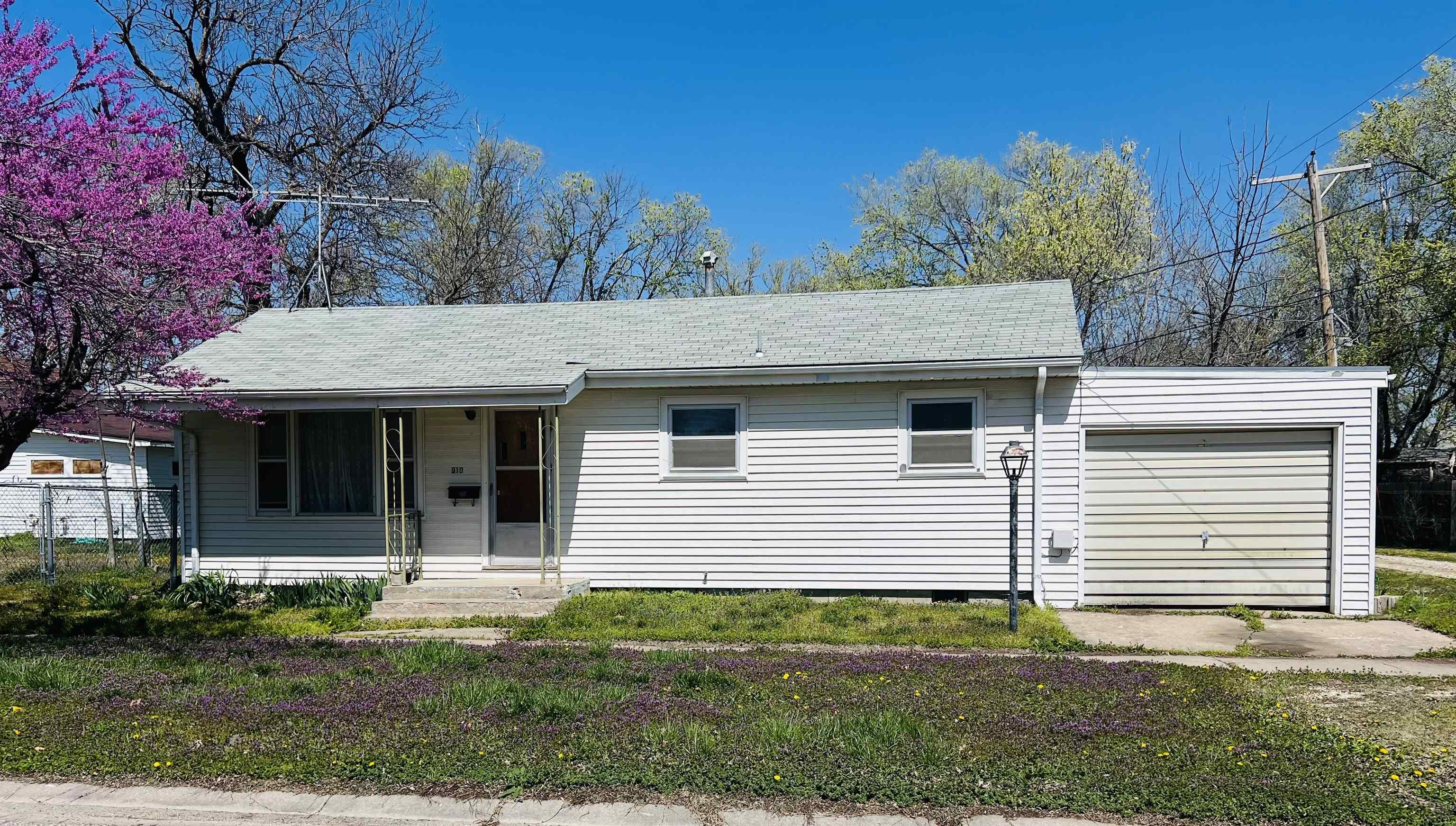 910 Hudson Marion KS 66861