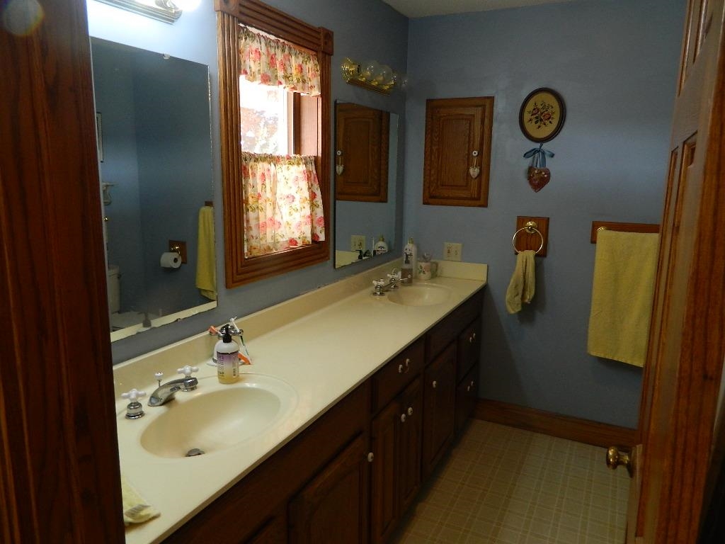 4622 E 9th Avenue Winfield KS 67156