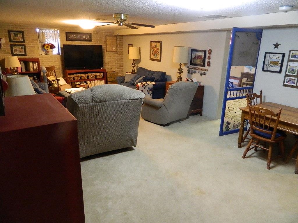 4622 E 9th Avenue Winfield KS 67156